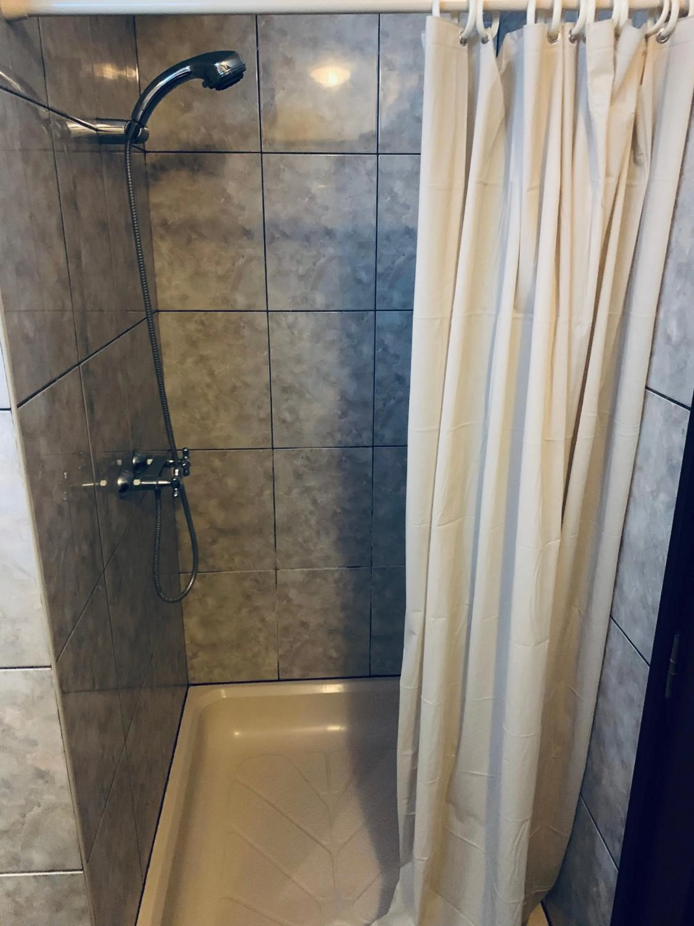 Shower in Hotel Monte Real