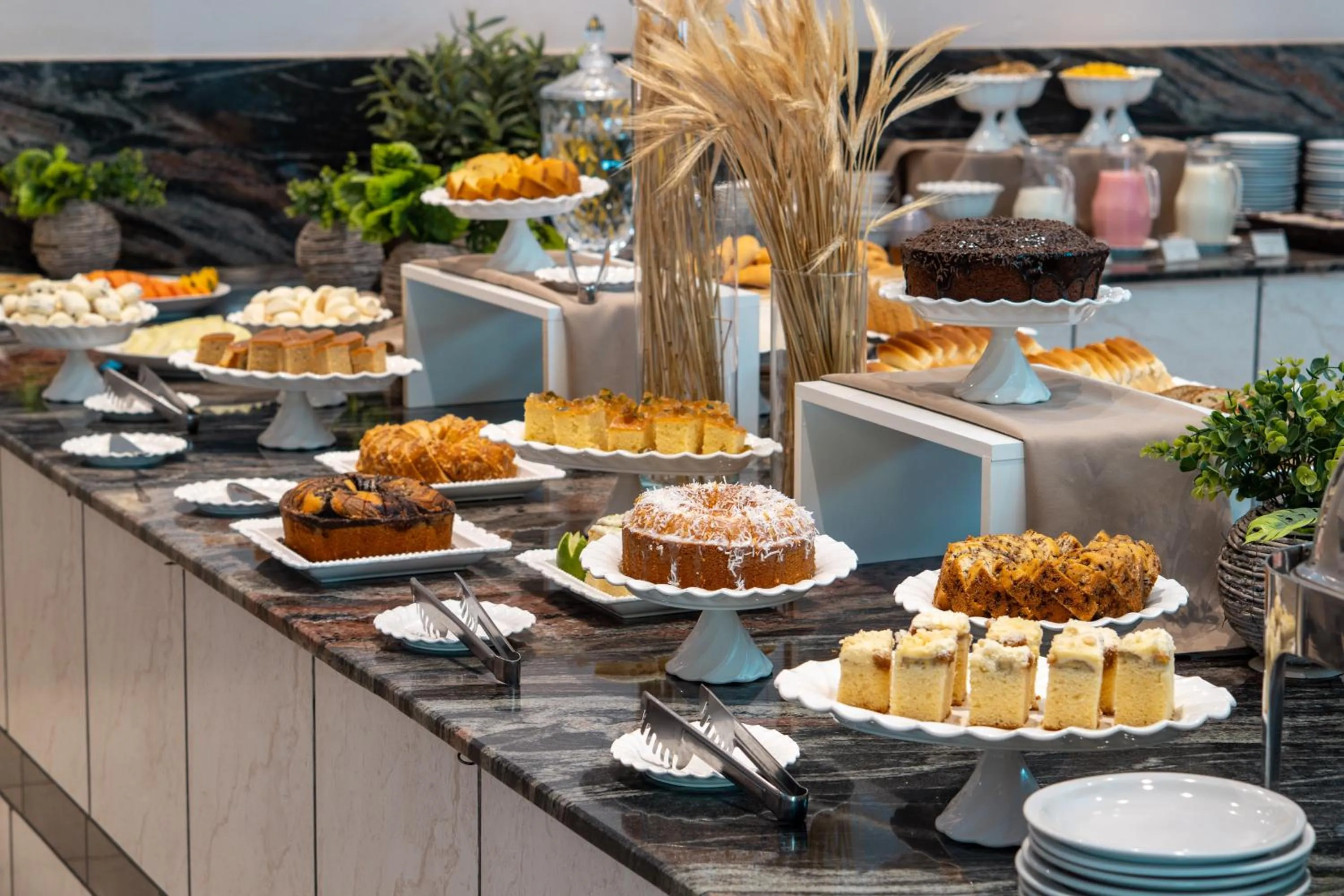 Breakfast in Suíça Iguaçu Hotel & Resort