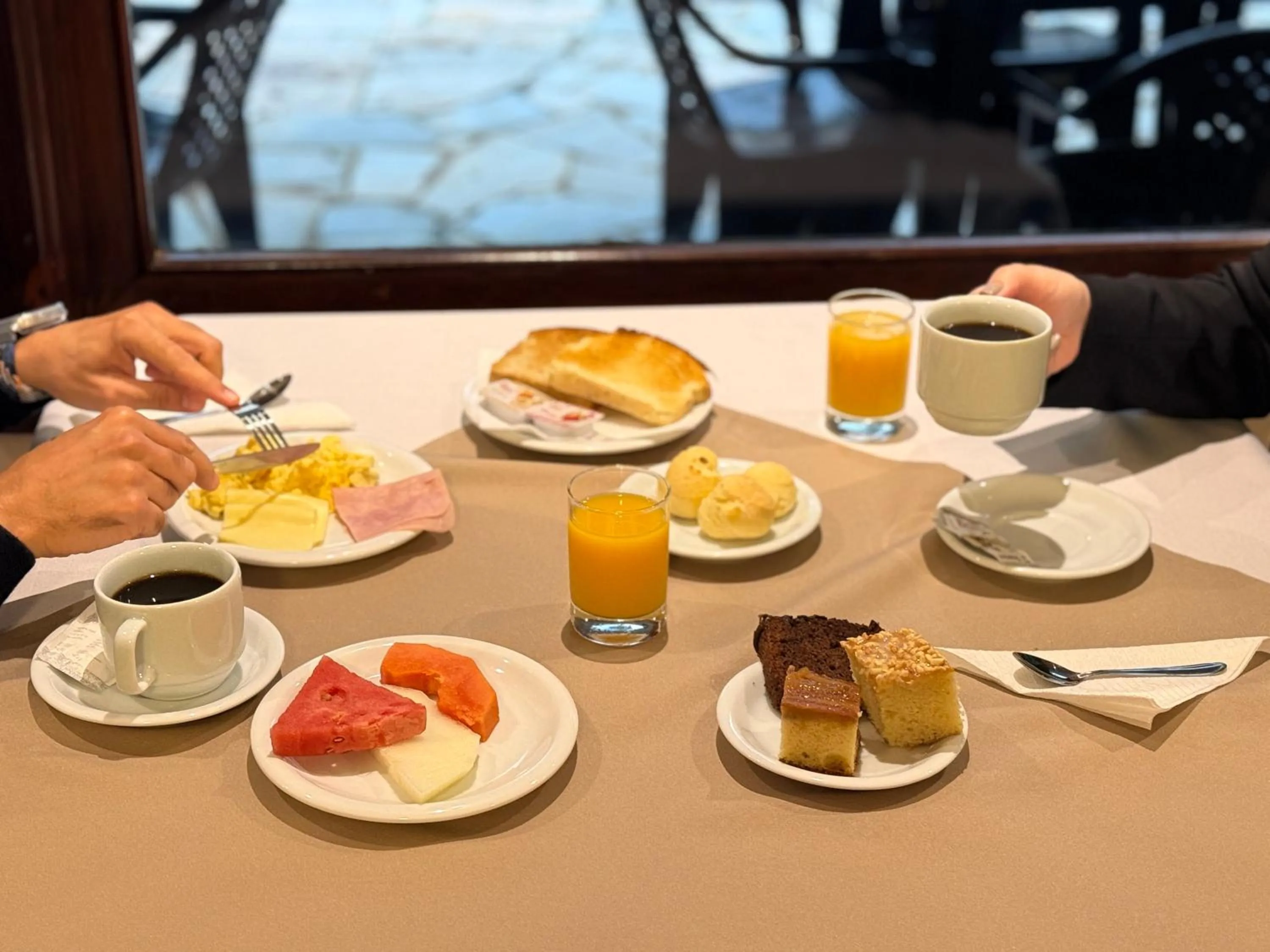 Breakfast in Suíça Iguaçu Hotel & Resort