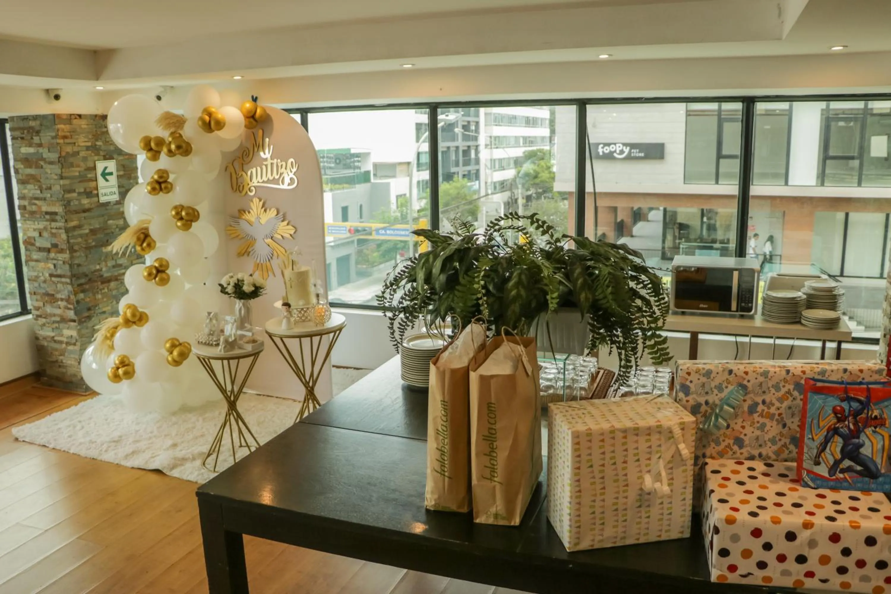 Restaurant/places to eat in Hotel Miramar