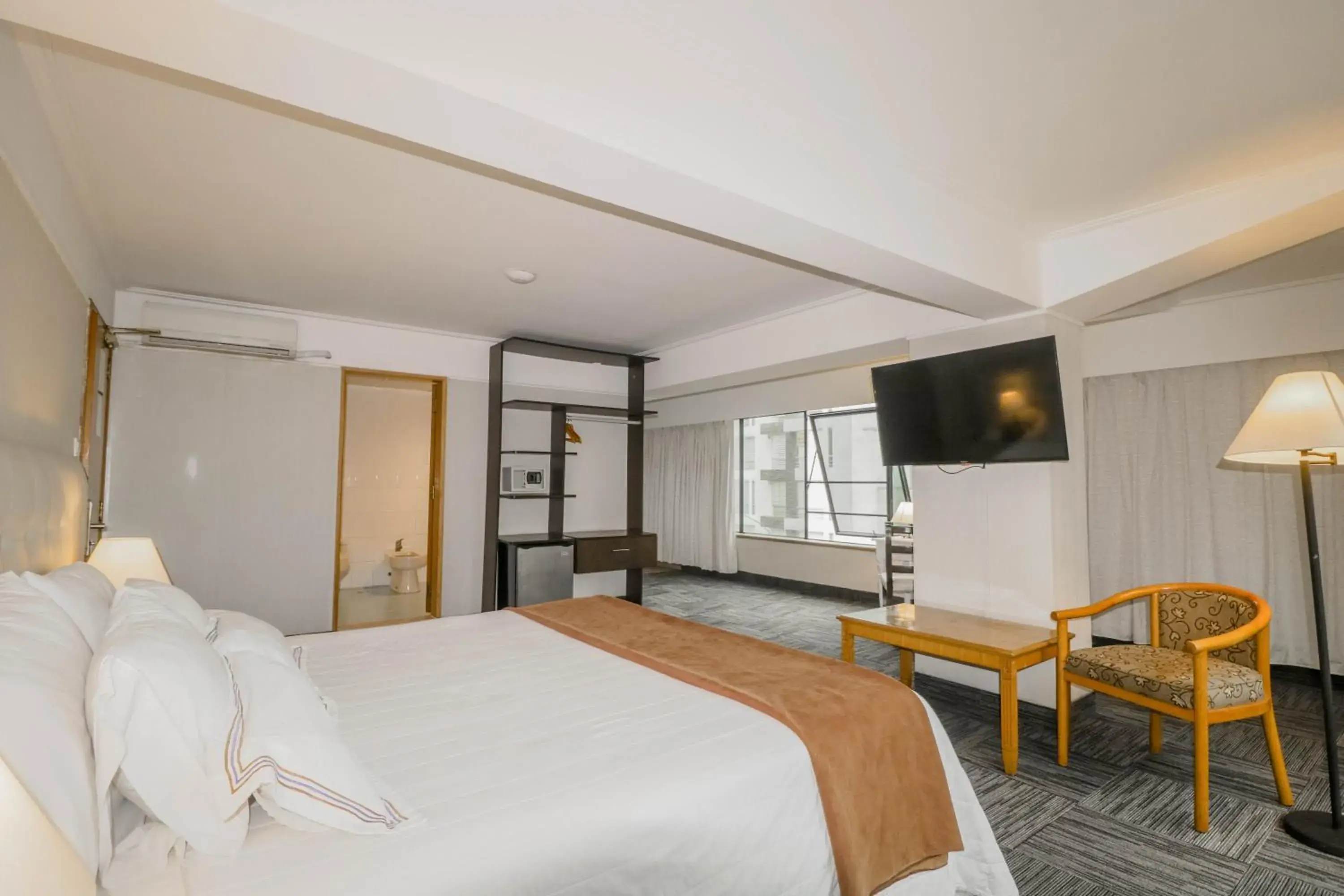 Deluxe Queen Room in Hotel Miramar Deluxe Queen Room in Hotel Miramar