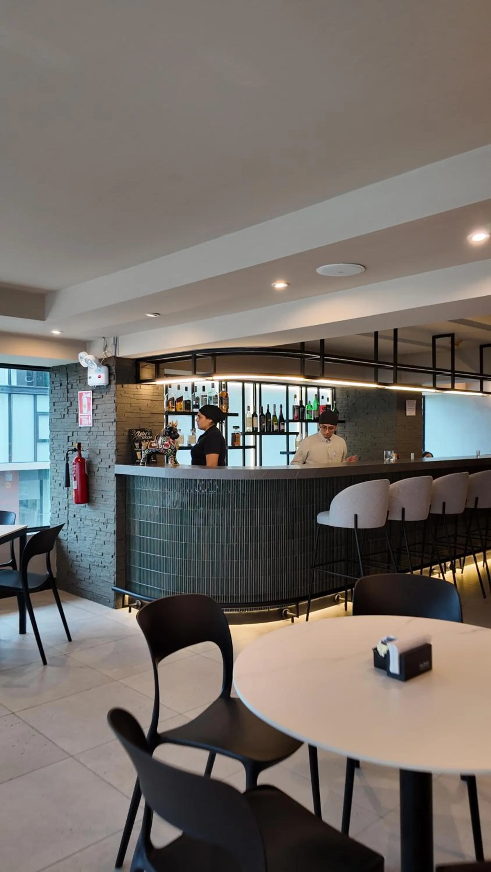 Restaurant/places to eat in Hotel Miramar