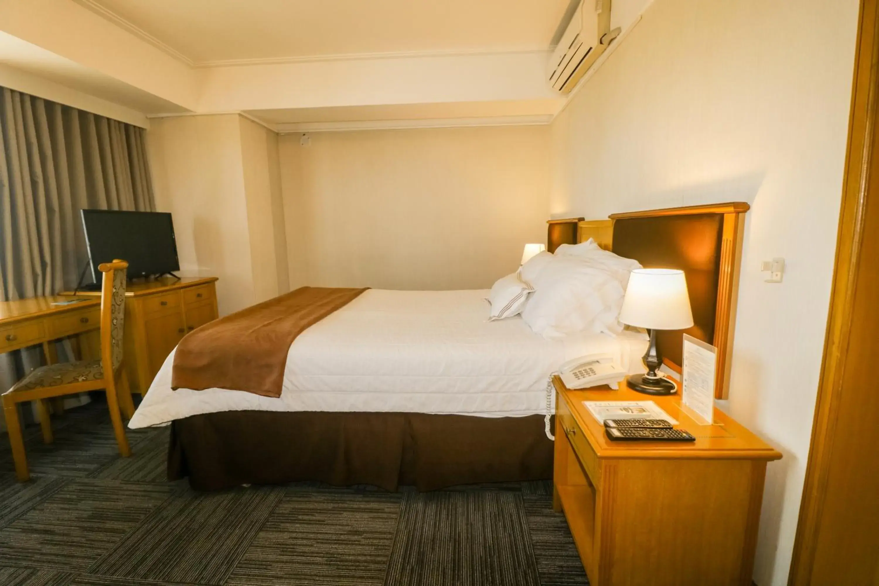 Single Room in Hotel Miramar Single Room in Hotel Miramar