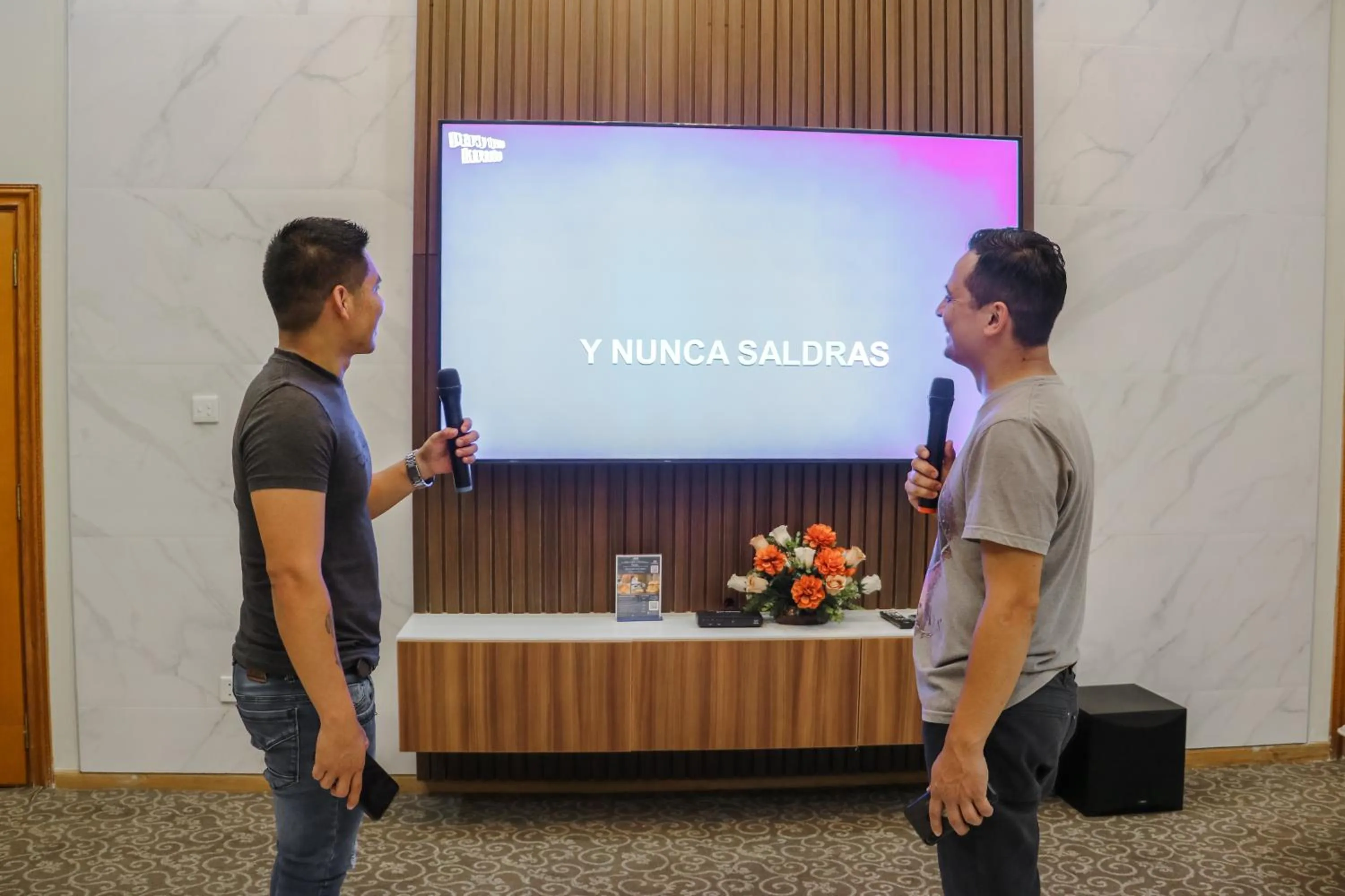 Karaoke in Hotel Miramar