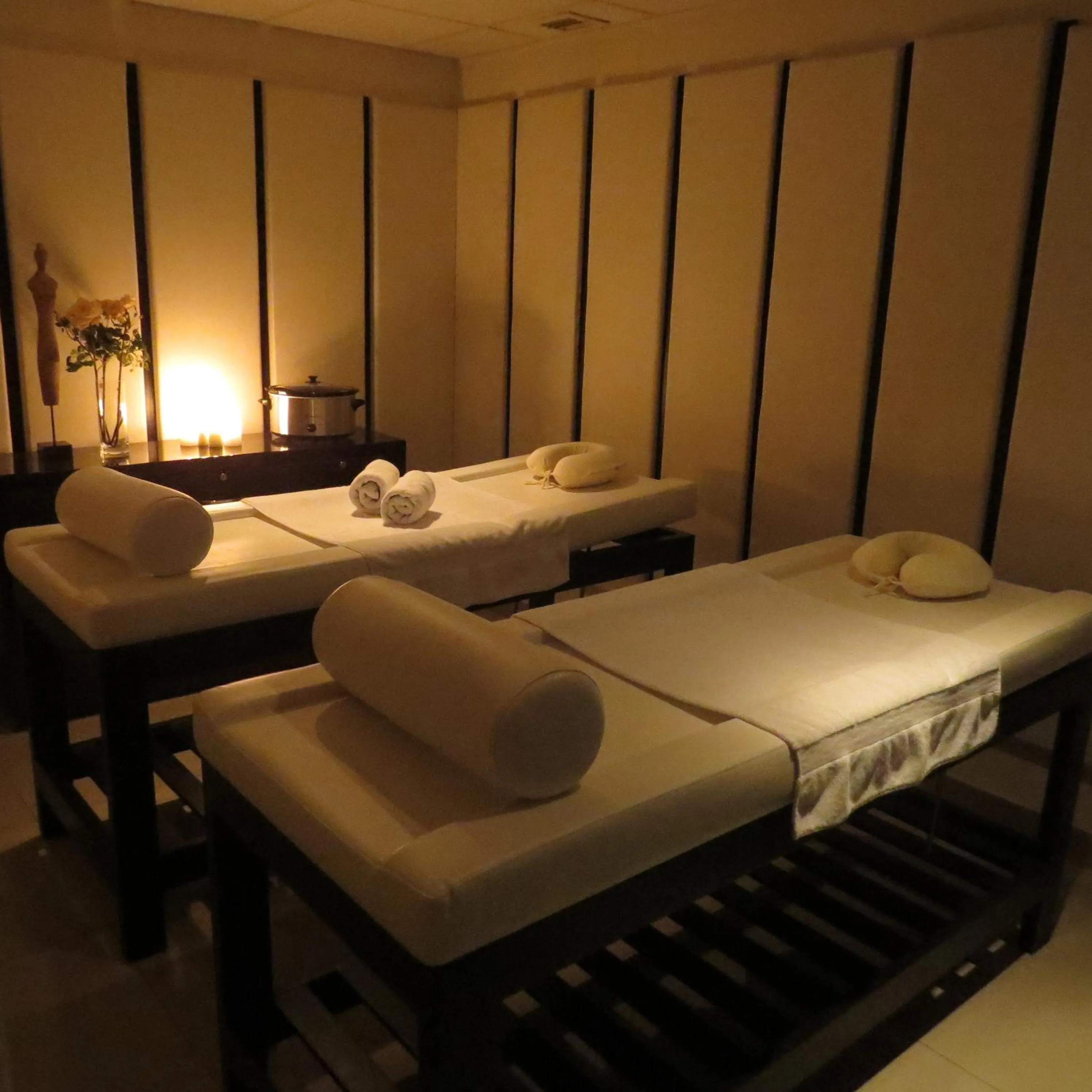 Massage, Bed in Hotel Miramar