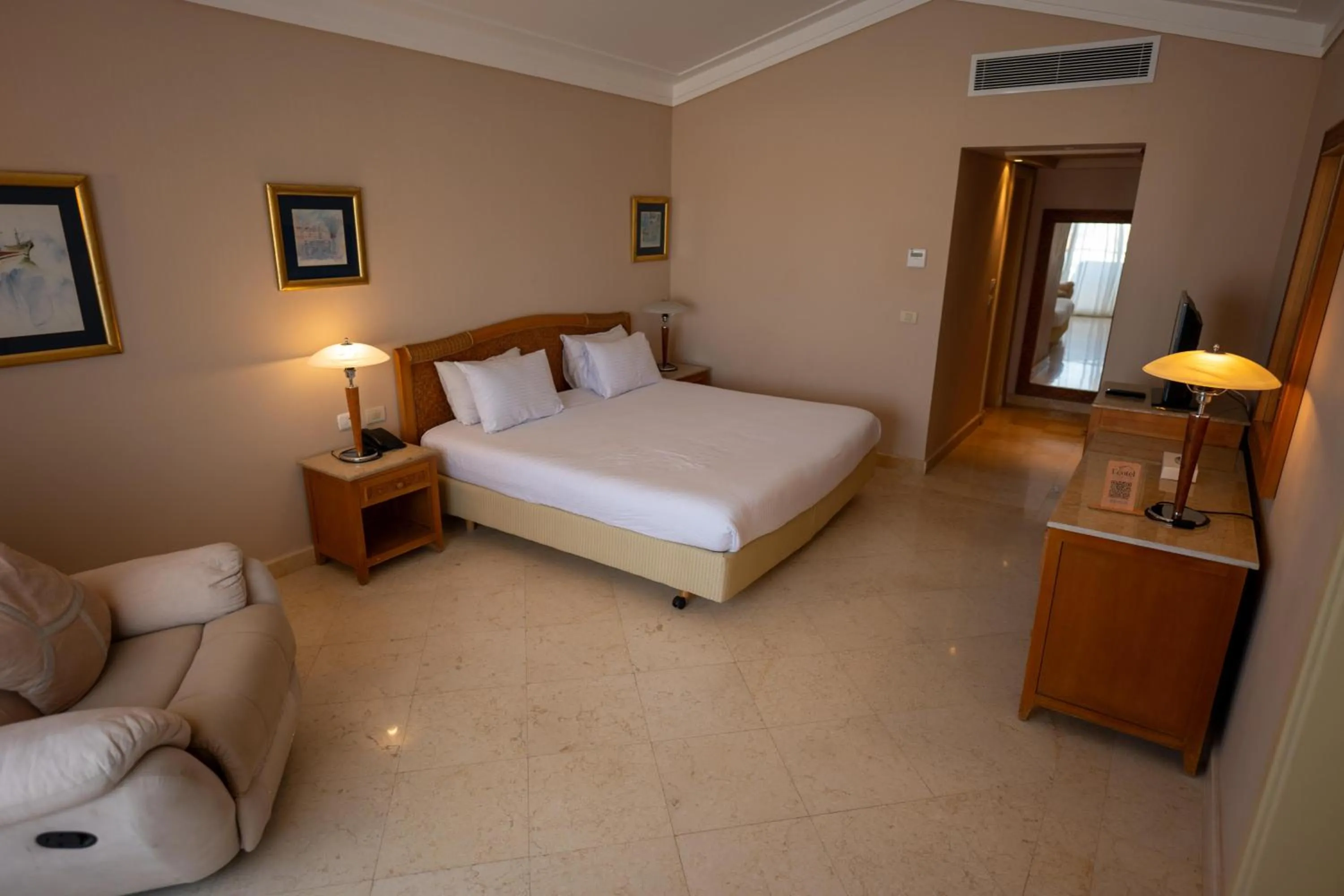 Photo of the whole room, Bed in Ecotel Dahab Bay View Resort
