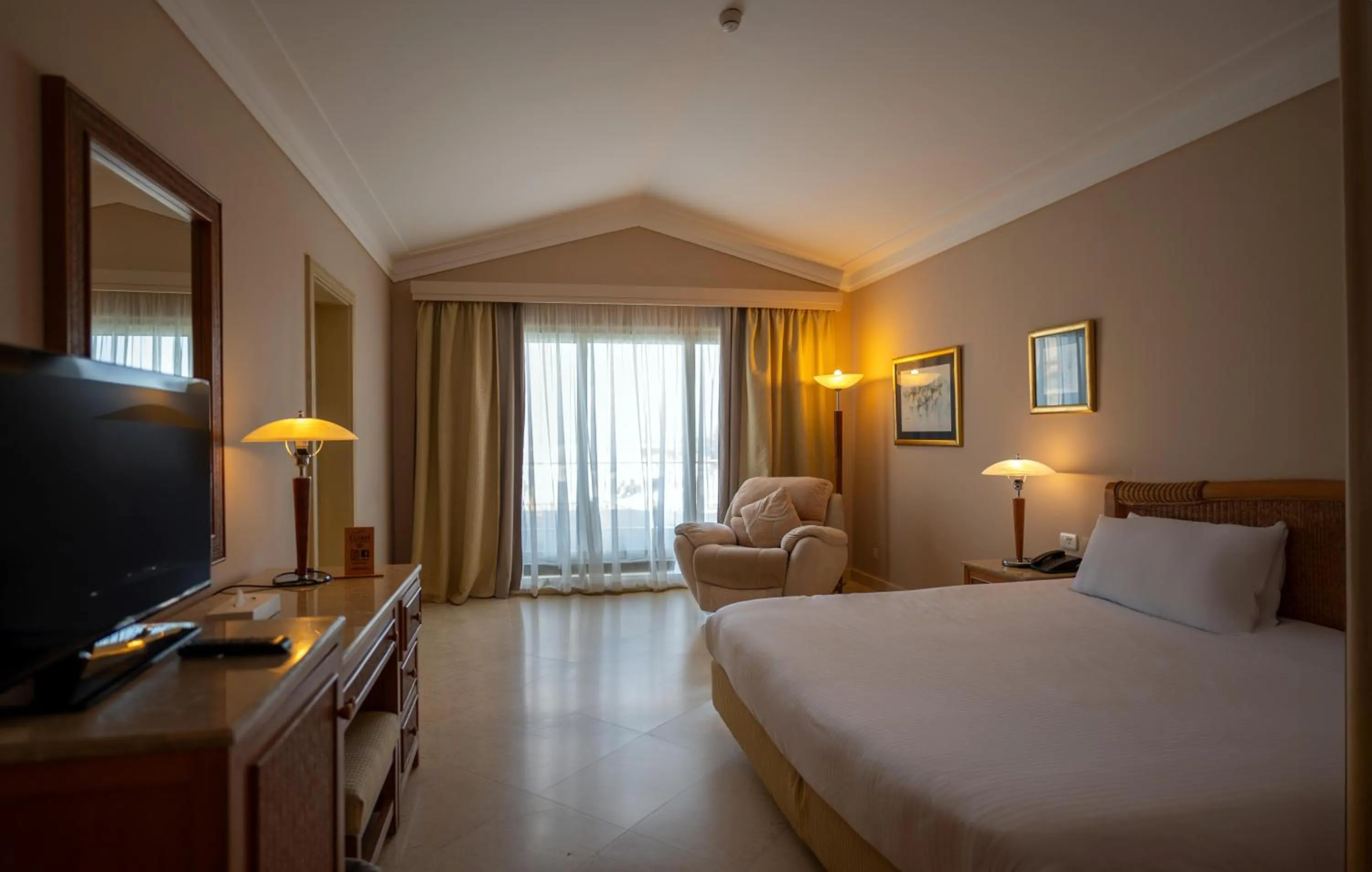 Photo of the whole room, Bed in Ecotel Dahab Bay View Resort