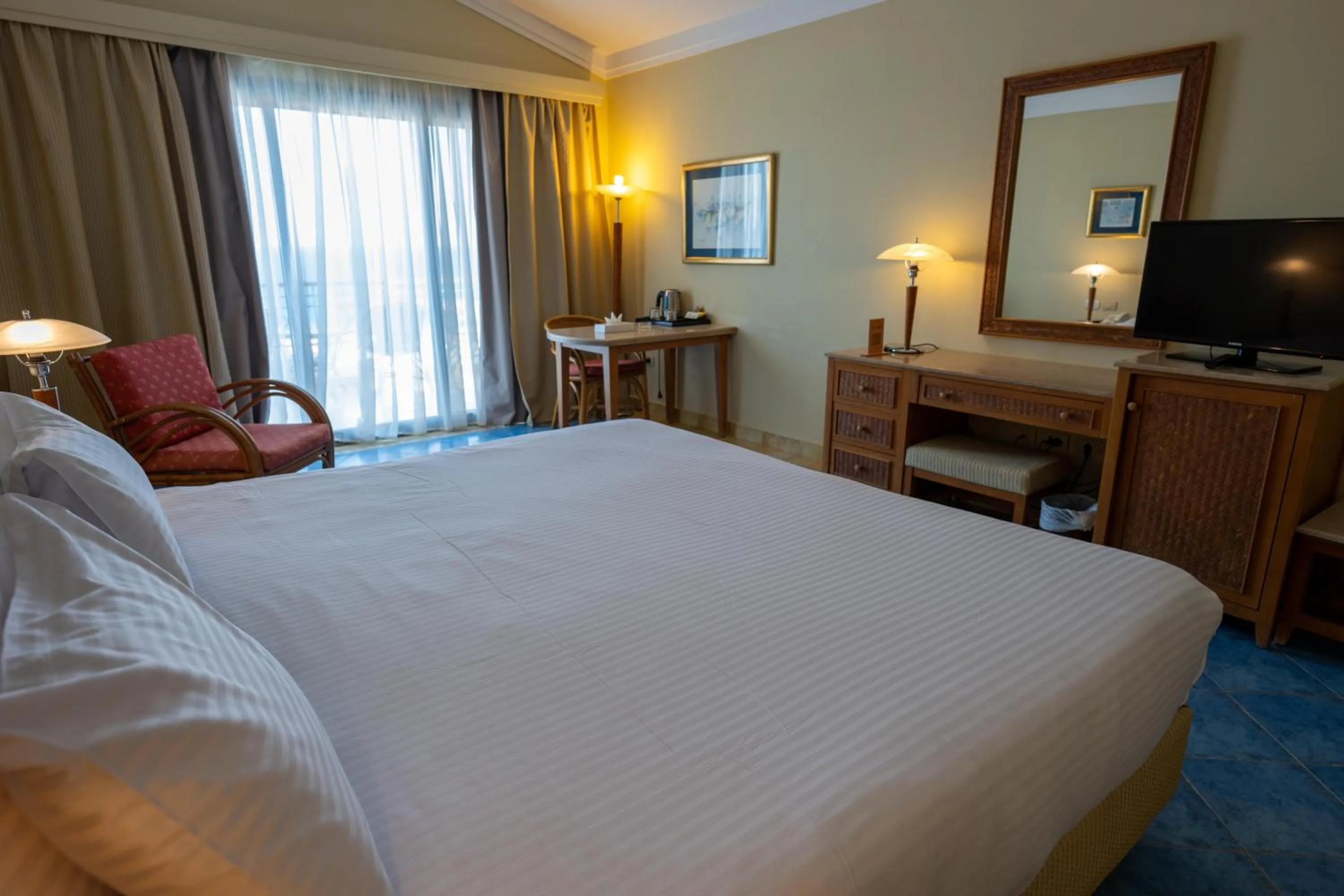 Photo of the whole room, Bed in Ecotel Dahab Bay View Resort