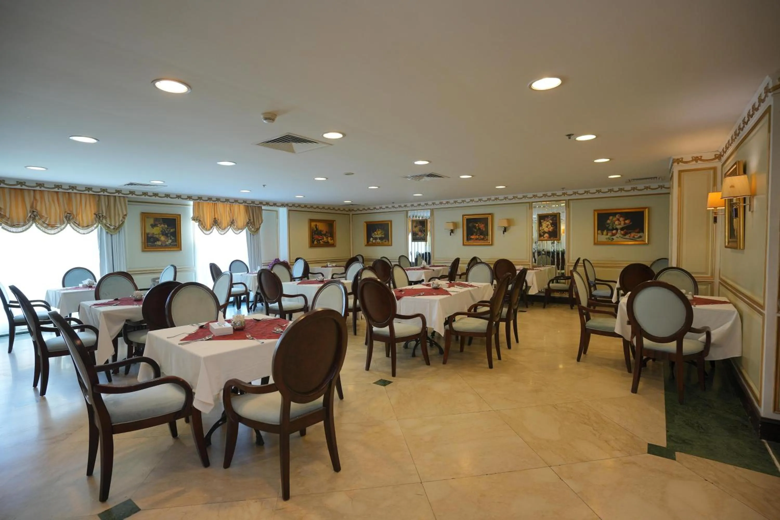 Food in Habitat Hotel All Suites - Jeddah