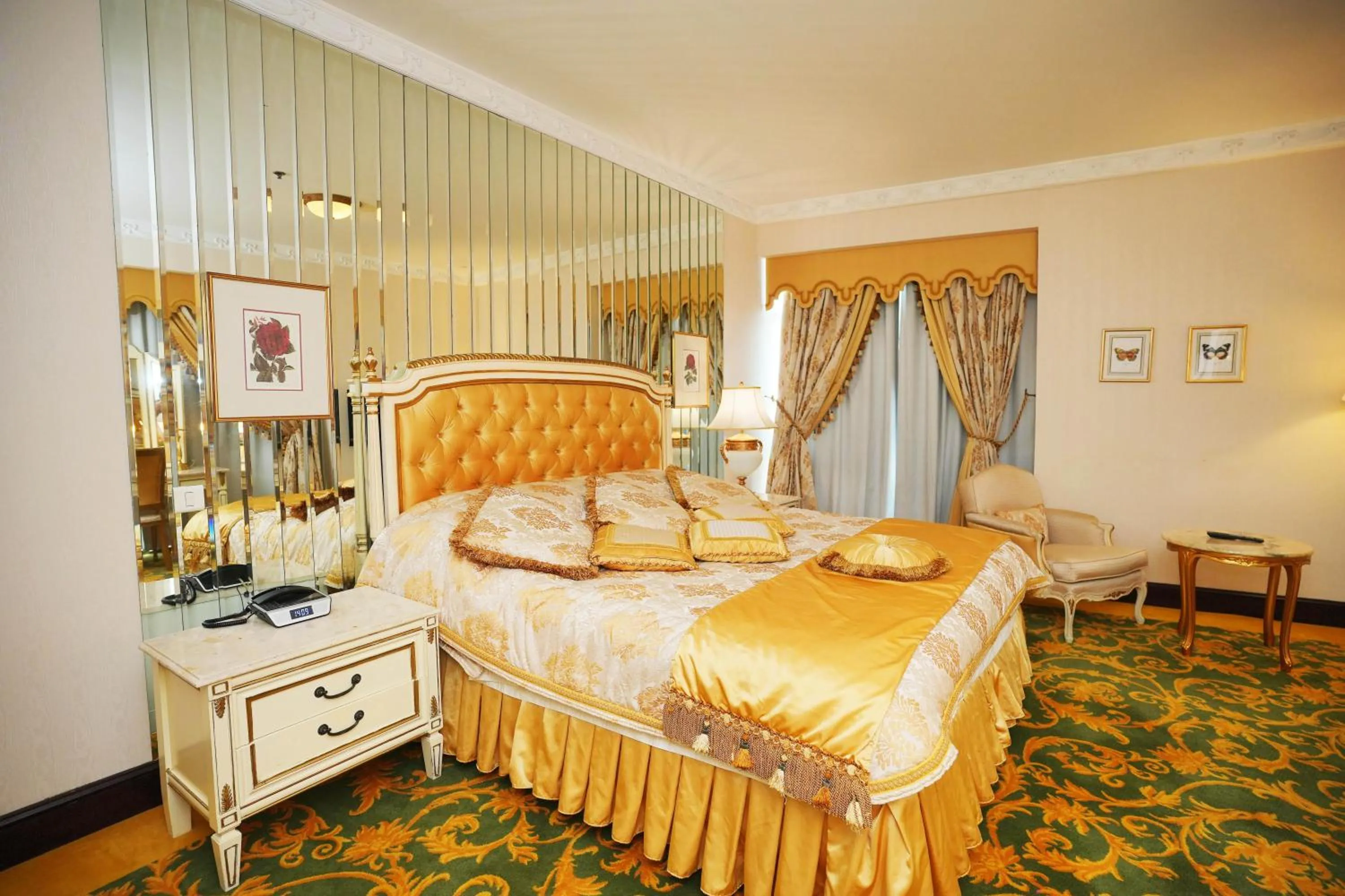 room service, Bed in Habitat Hotel All Suites - Jeddah