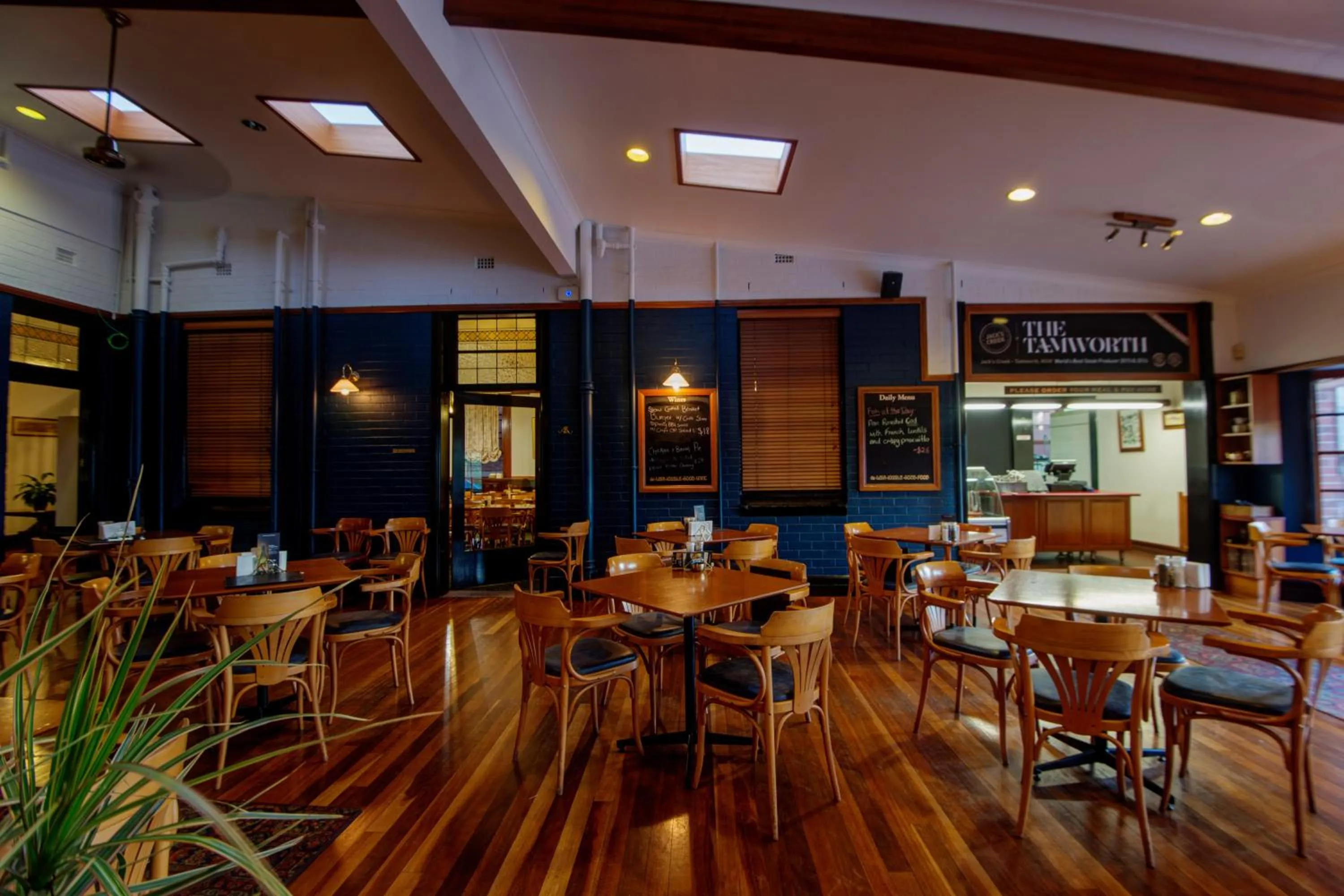 Restaurant/places to eat in The Tamworth Hotel