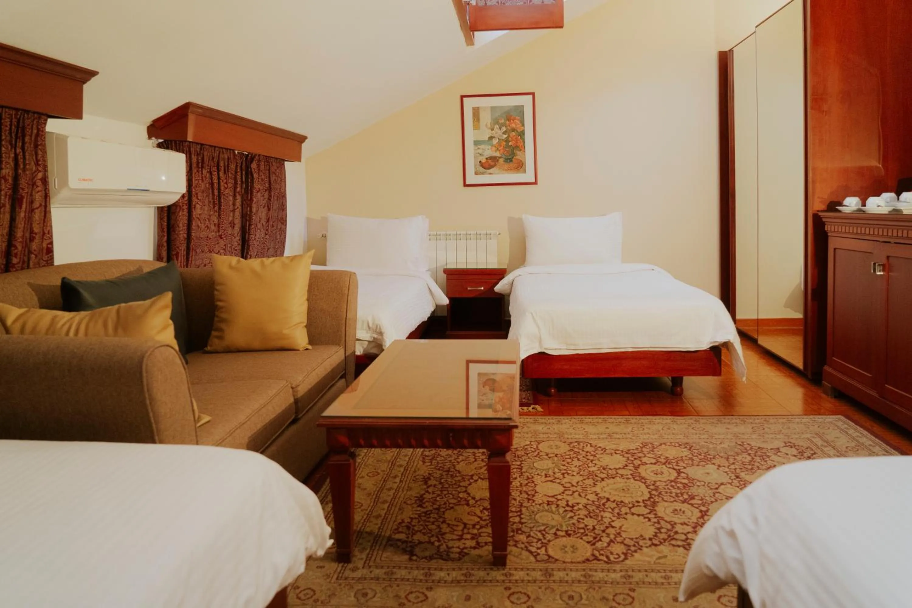 Coffee/tea facilities, Bed in Le Cedrus Hotel