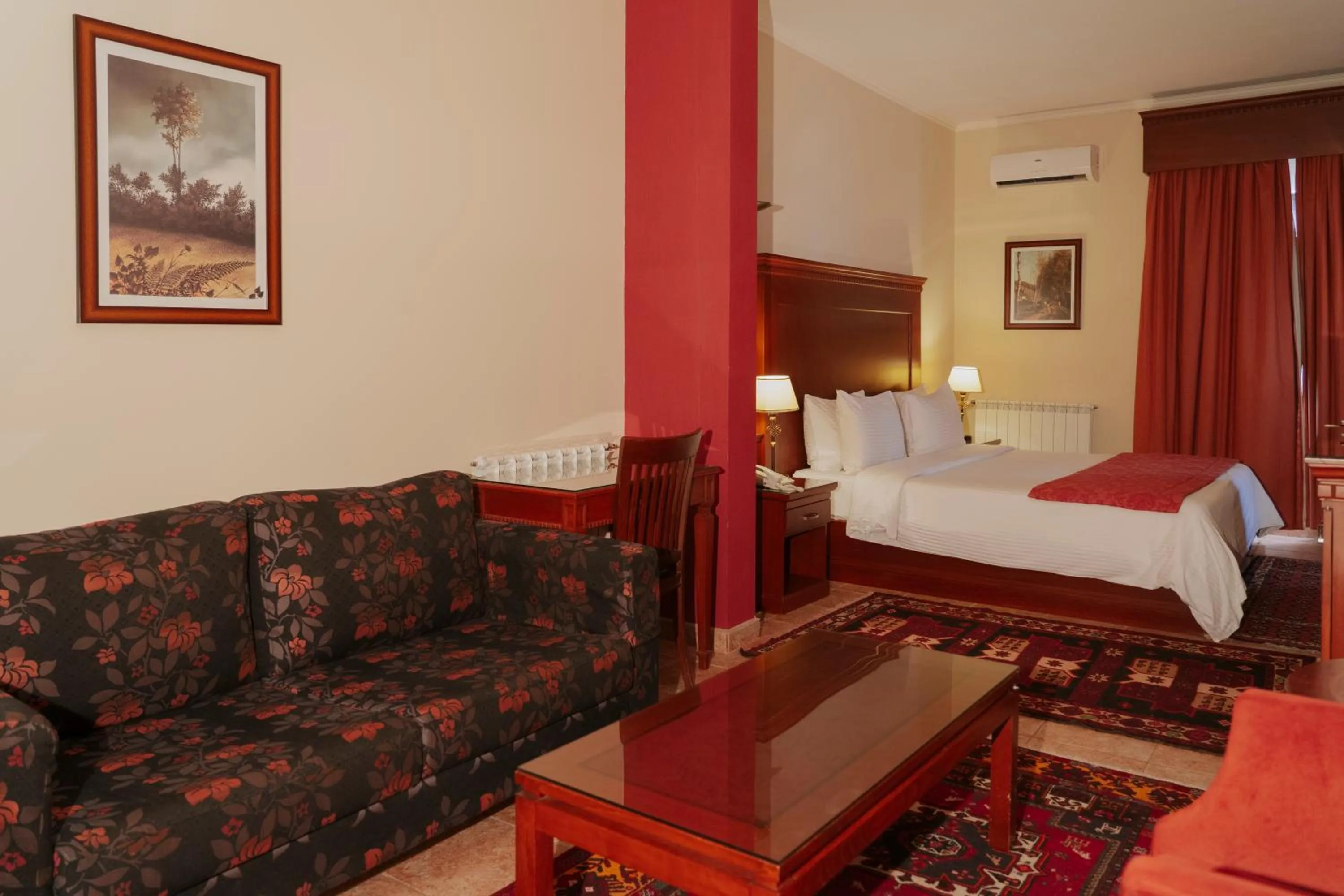 Decorative detail, Bed in Le Cedrus Hotel