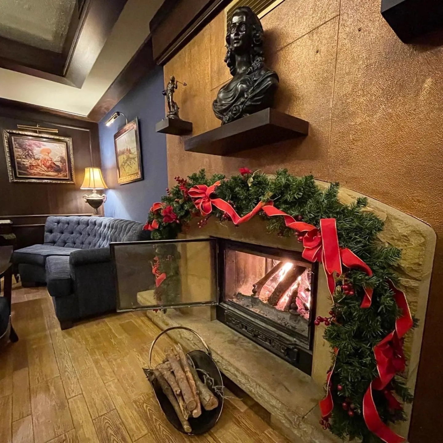 Lounge or bar in Le Cedrus Hotel