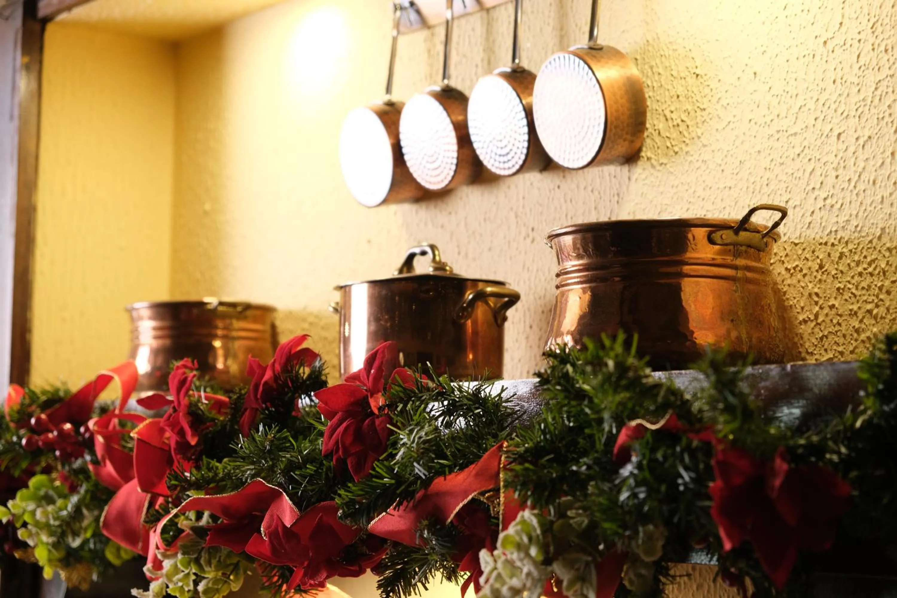 Restaurant/places to eat in Le Cedrus Hotel