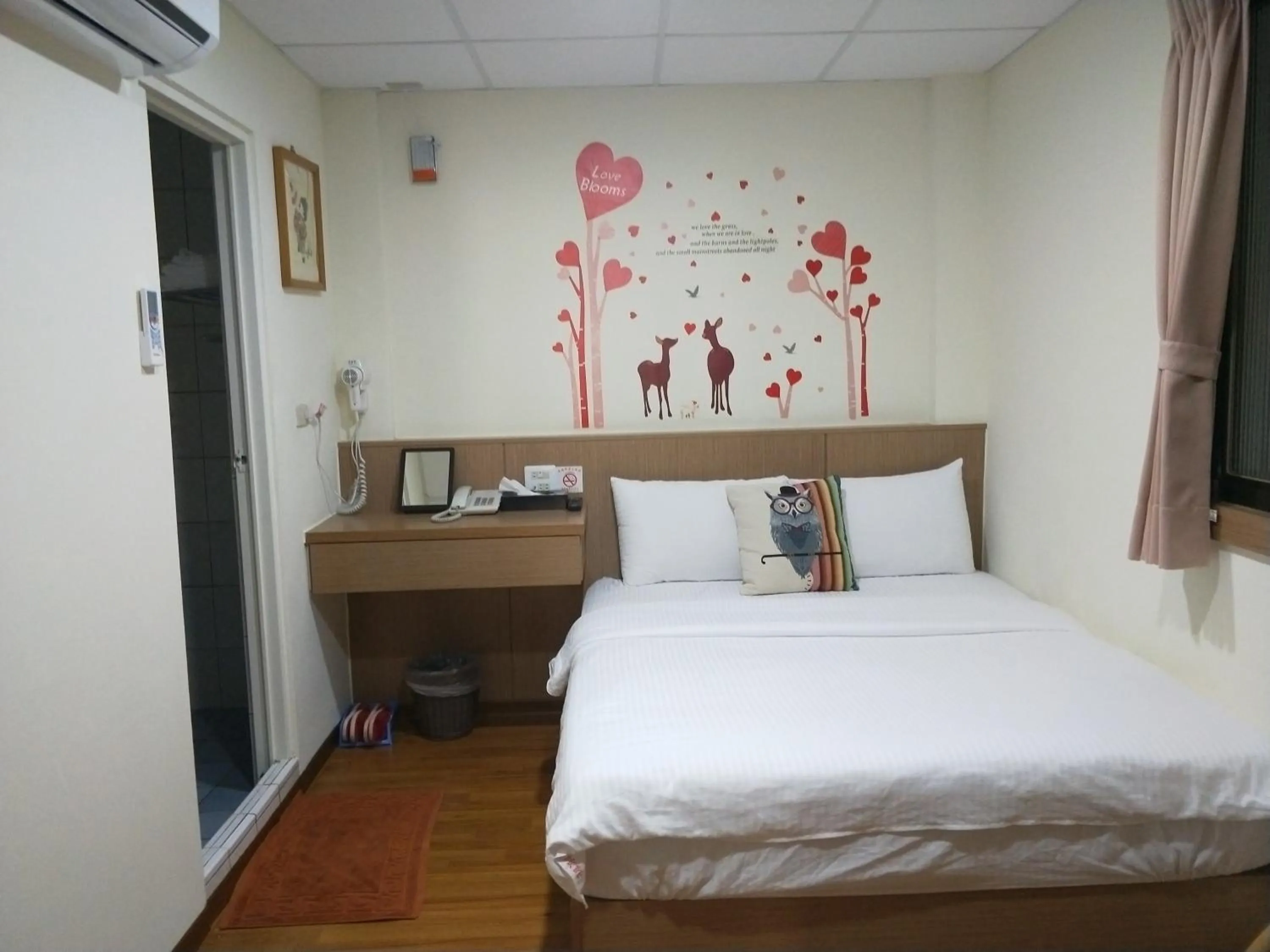 Bed in Oriental Hotel