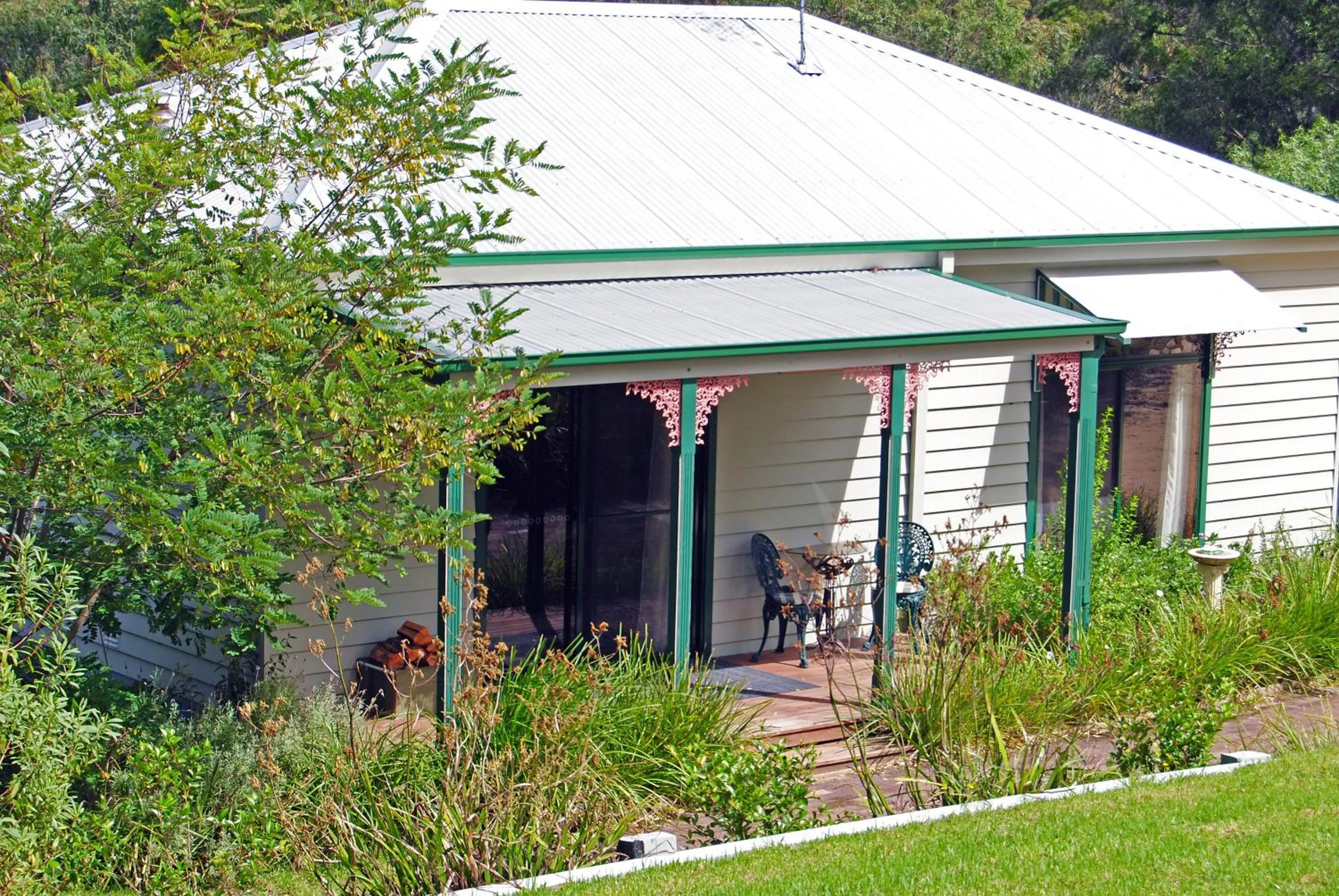 Facade/entrance in Araluen Park Cottages