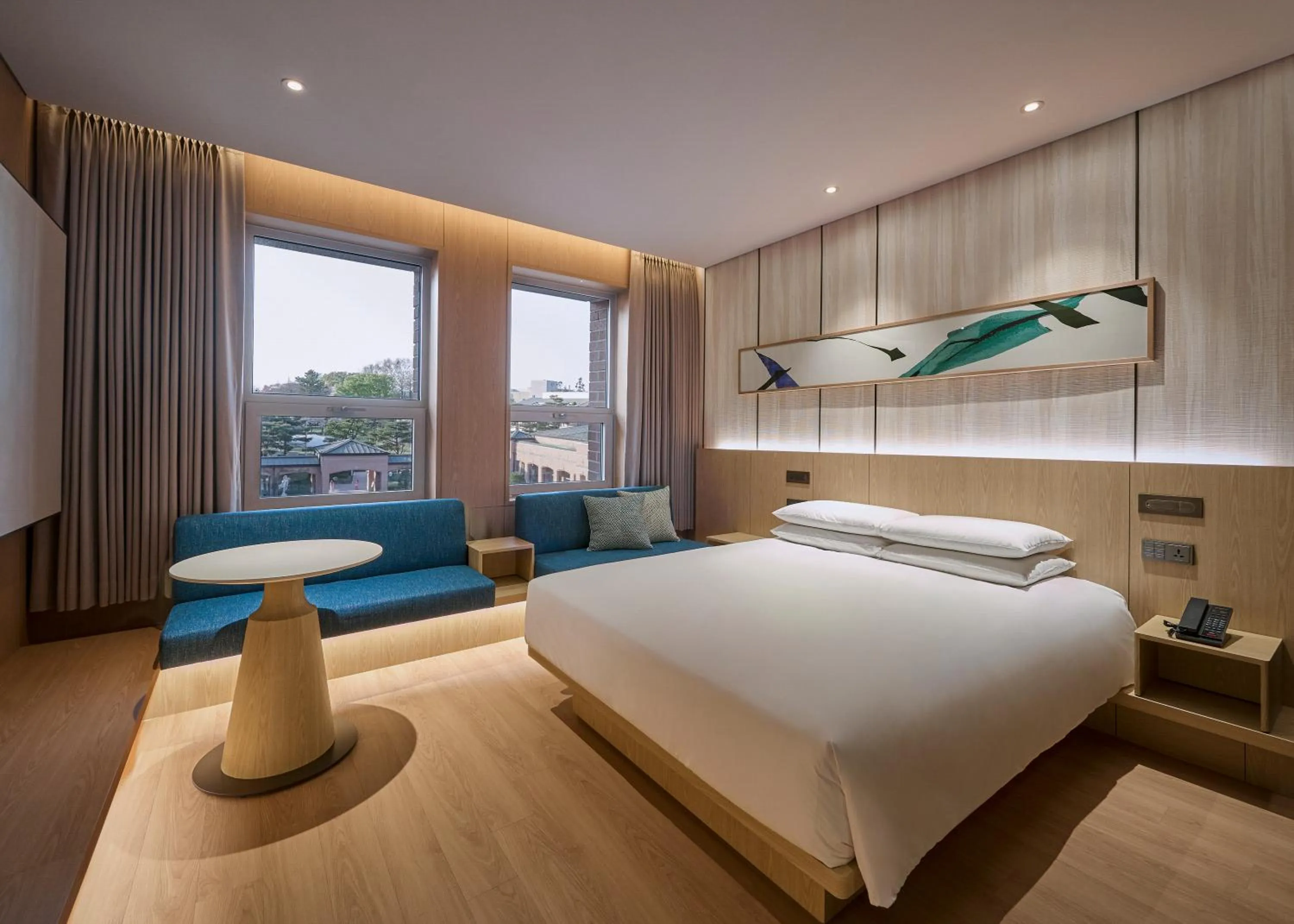 Photo of the whole room, Bed in Mayfield Hotel Seoul