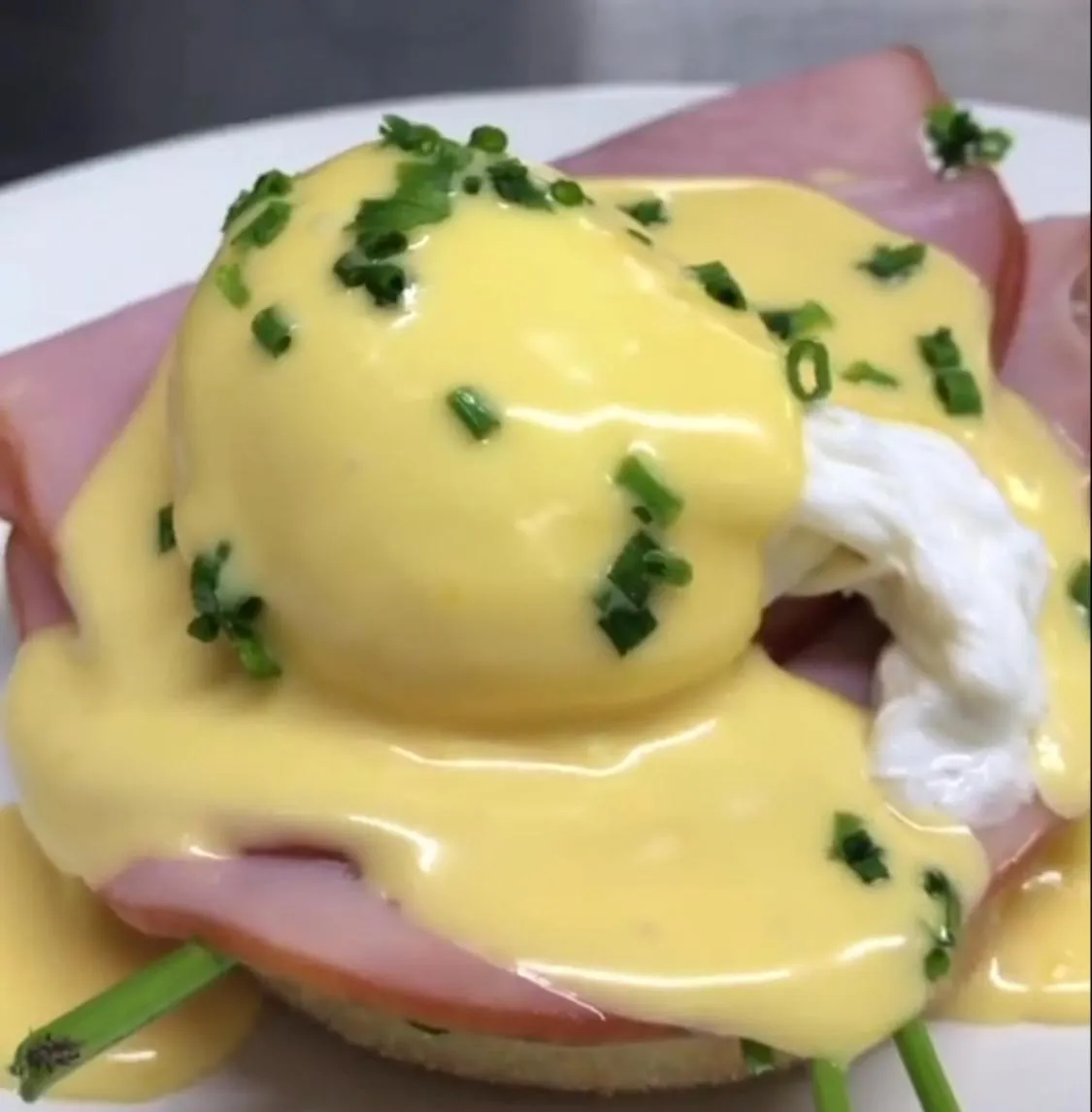 Buffet breakfast in The Man from Snowy River Hotel