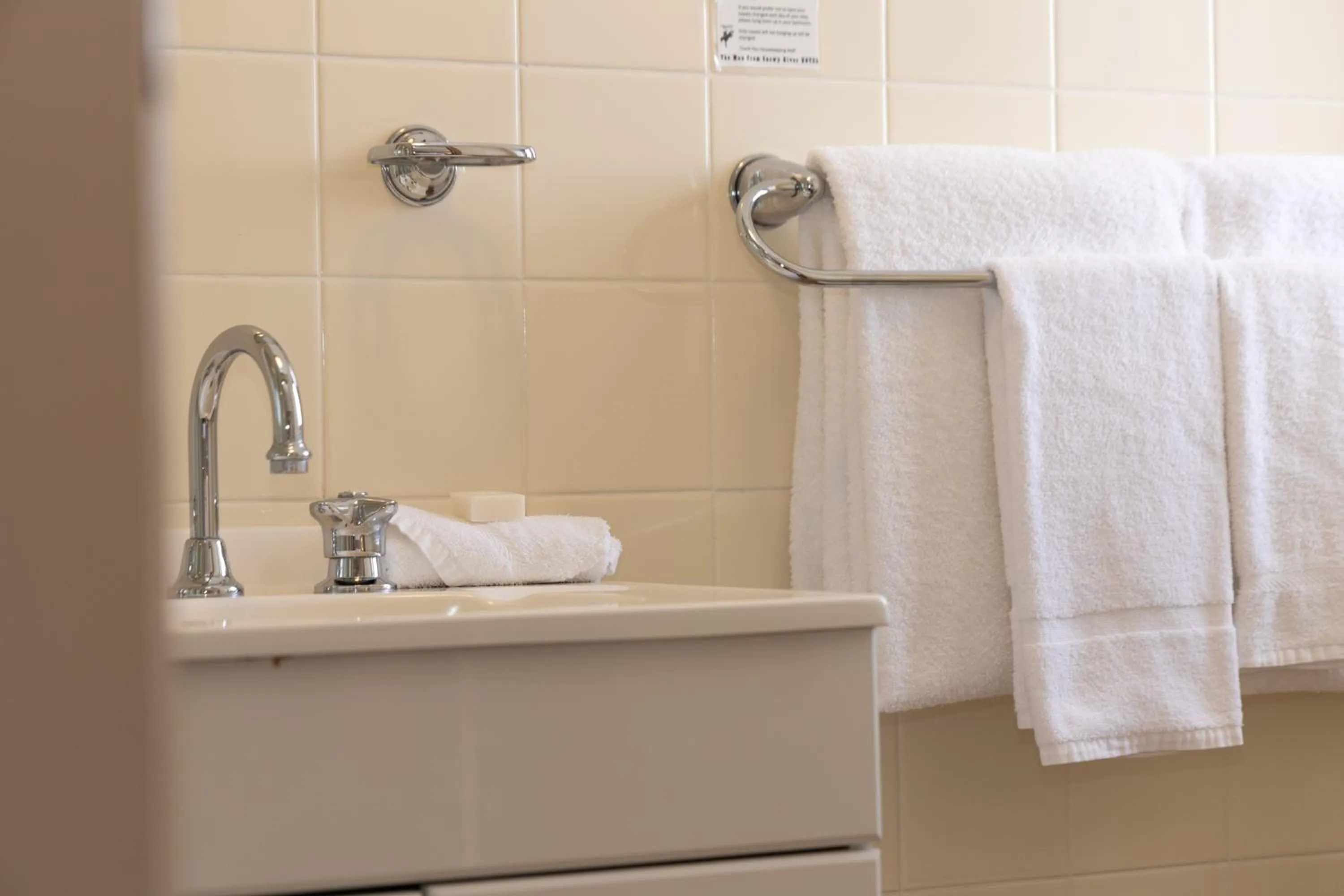 The Man from Snowy River Hotel