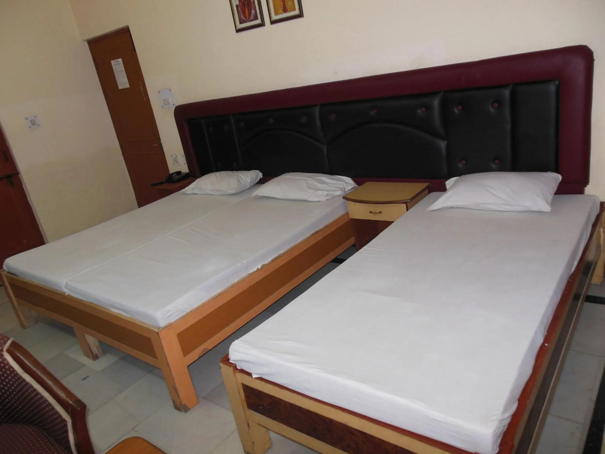 Bed in Hotel Taj Plaza, VIP Road, Agra
