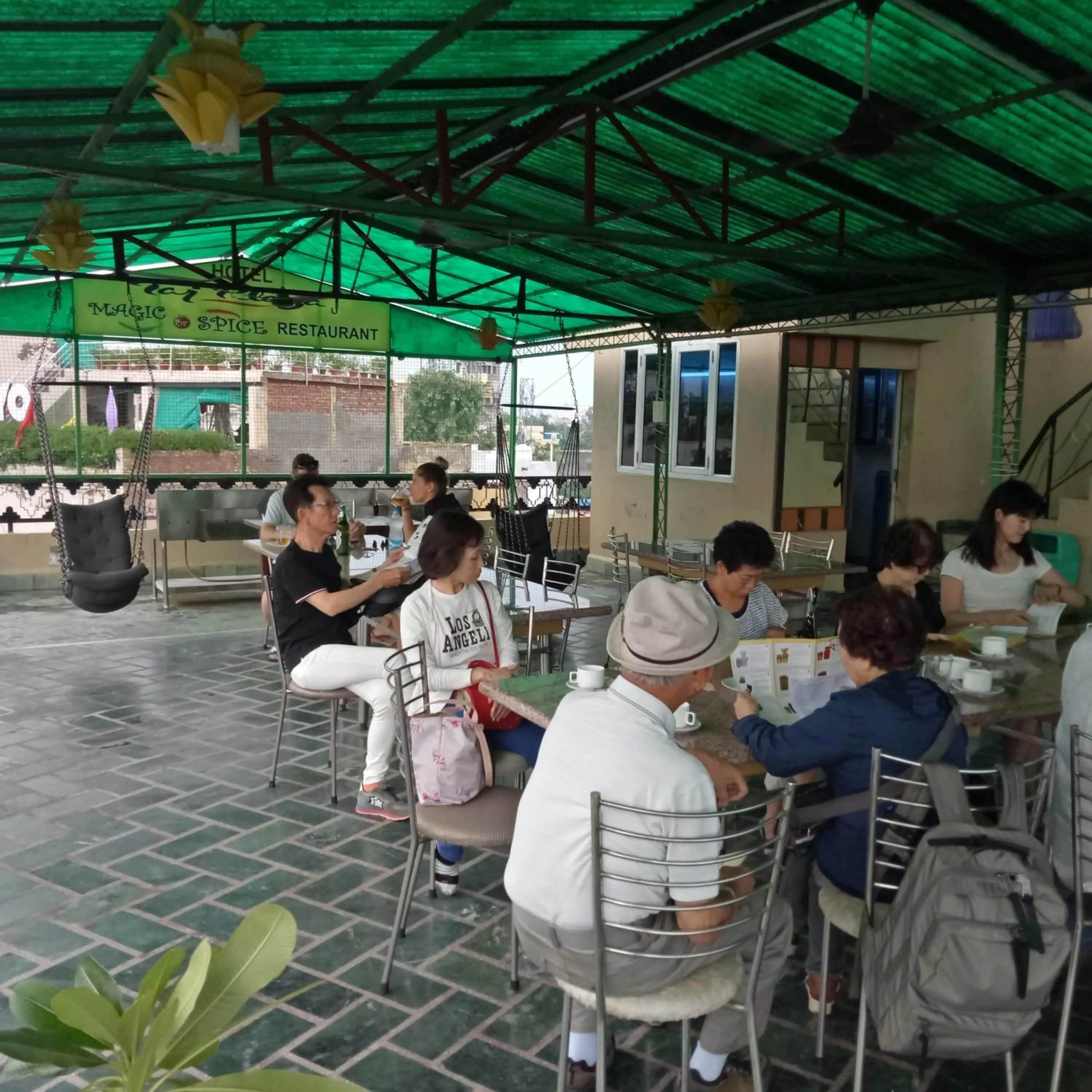 Restaurant/places to eat in Hotel Taj Plaza, VIP Road, Agra