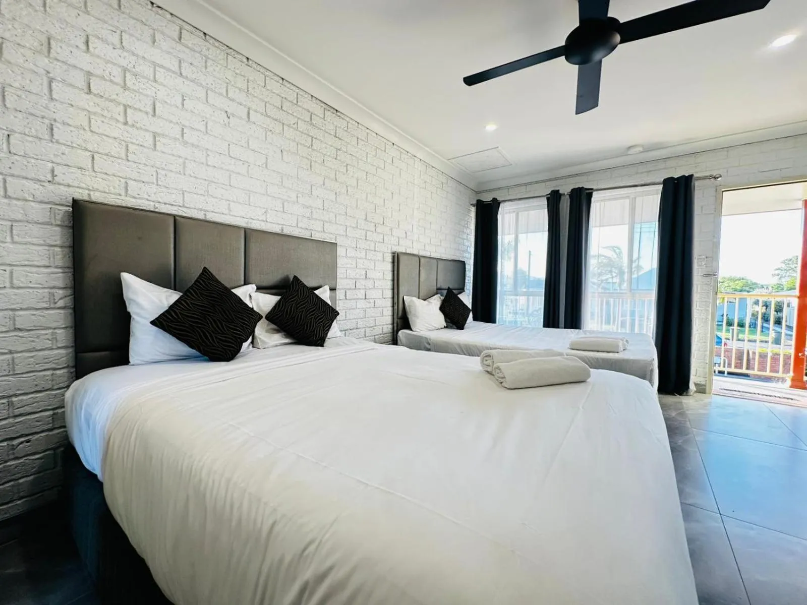 Photo of the whole room, Bed in Aussie Rest Motel