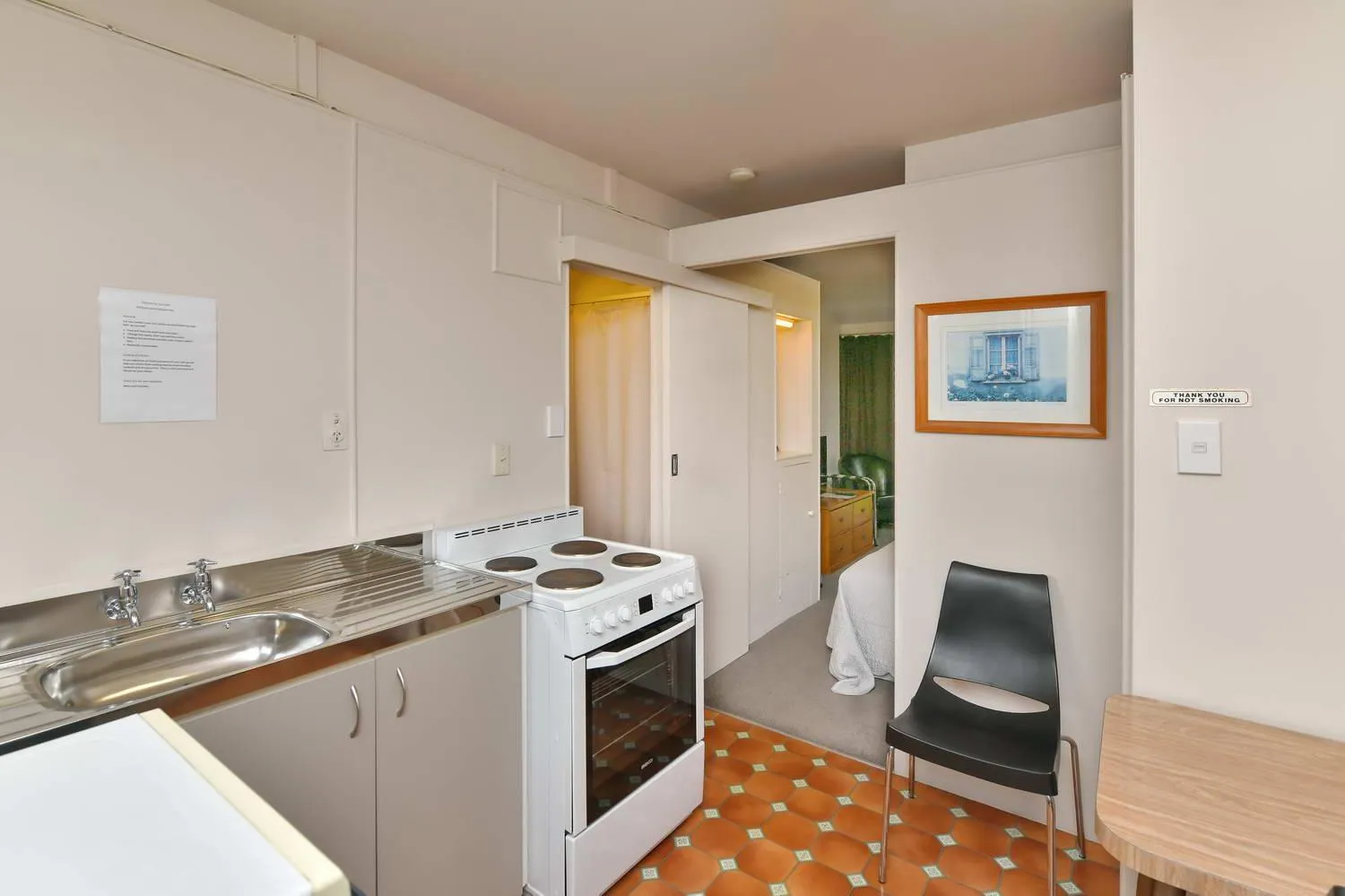 Kitchen or kitchenette in Wayside Motel