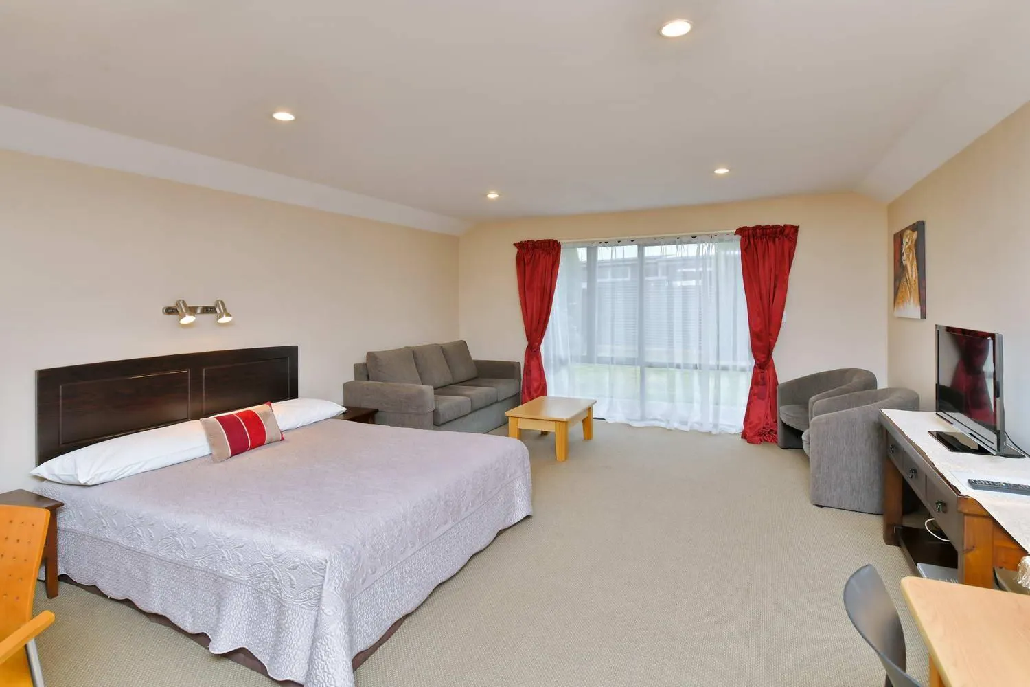 Bed in Wayside Motel