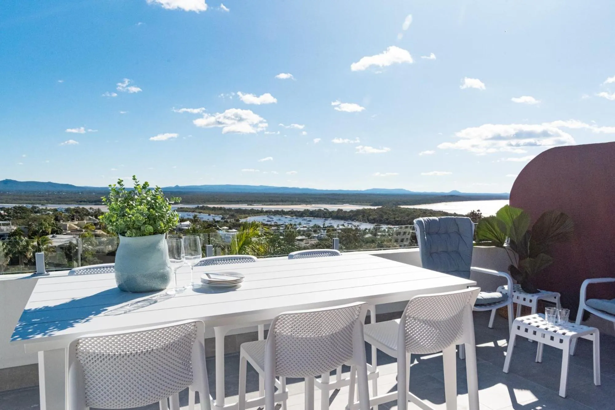 Property building in Bali Hai Apartments Noosa