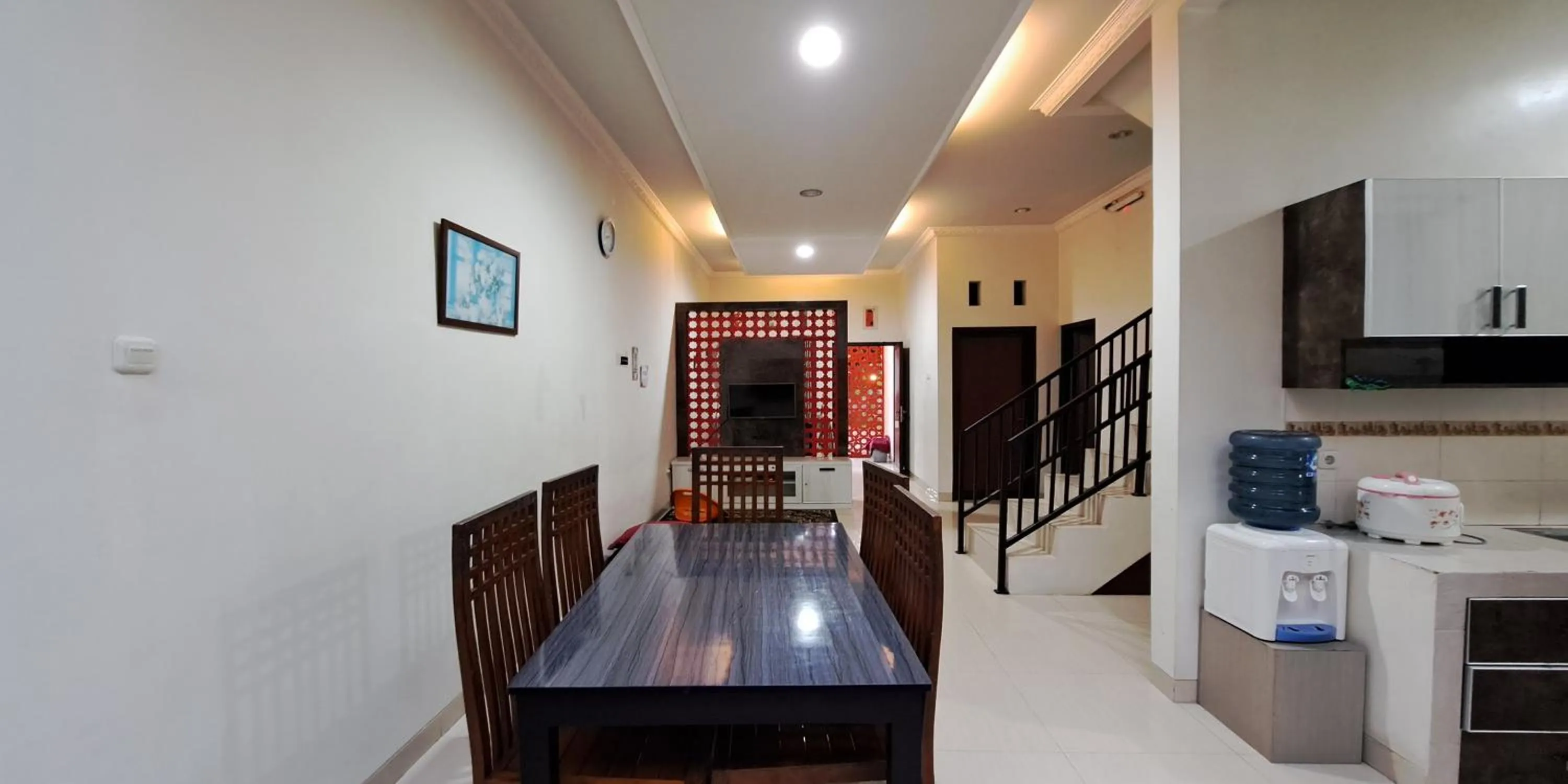 Dining area, Bed in Villa Zam Zam Puncak