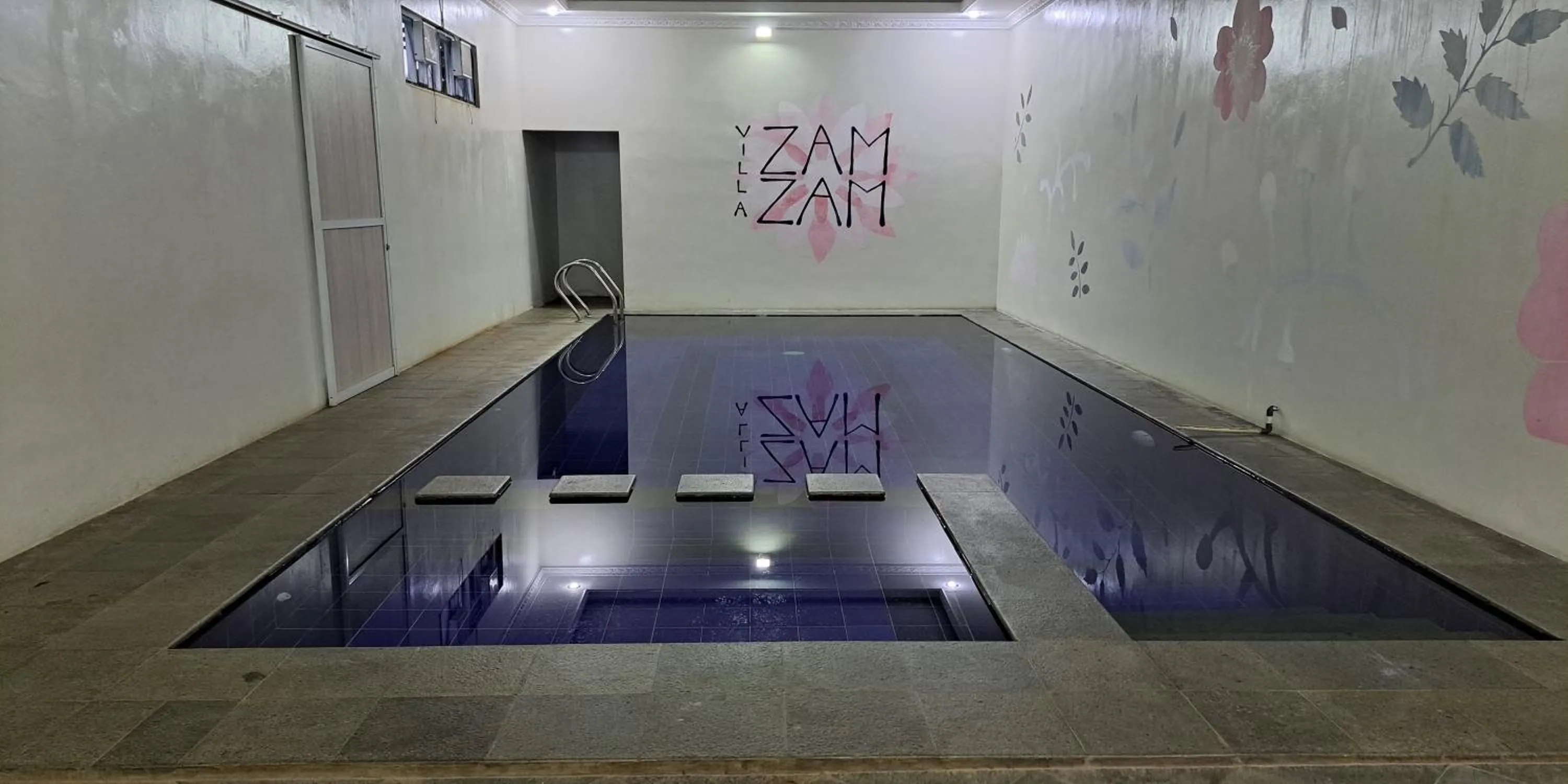 Swimming pool in Villa Zam Zam Puncak