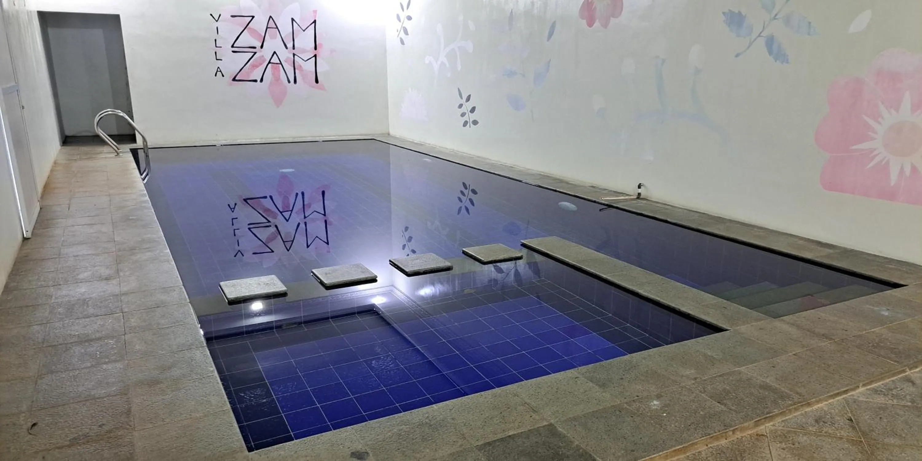 Swimming pool in Villa Zam Zam Puncak