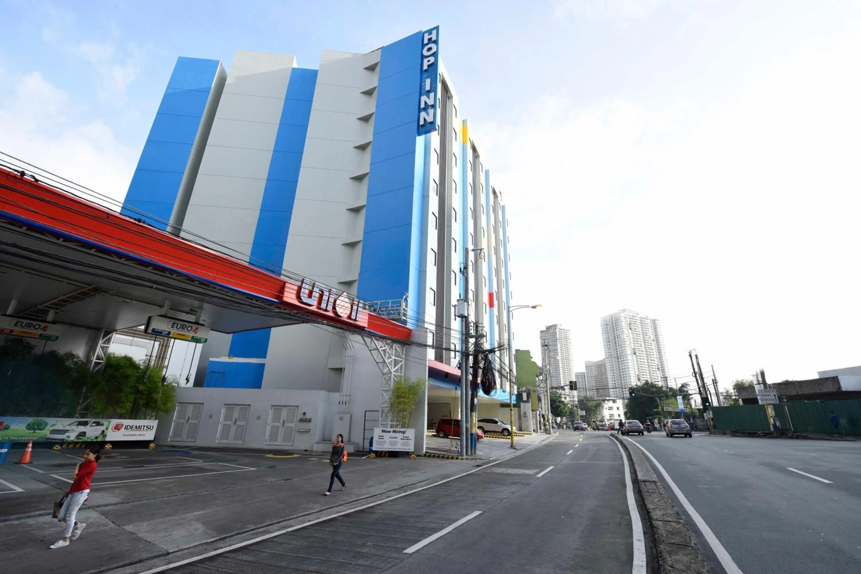 Facade/entrance in Hop Inn Hotel Makati Avenue Manila