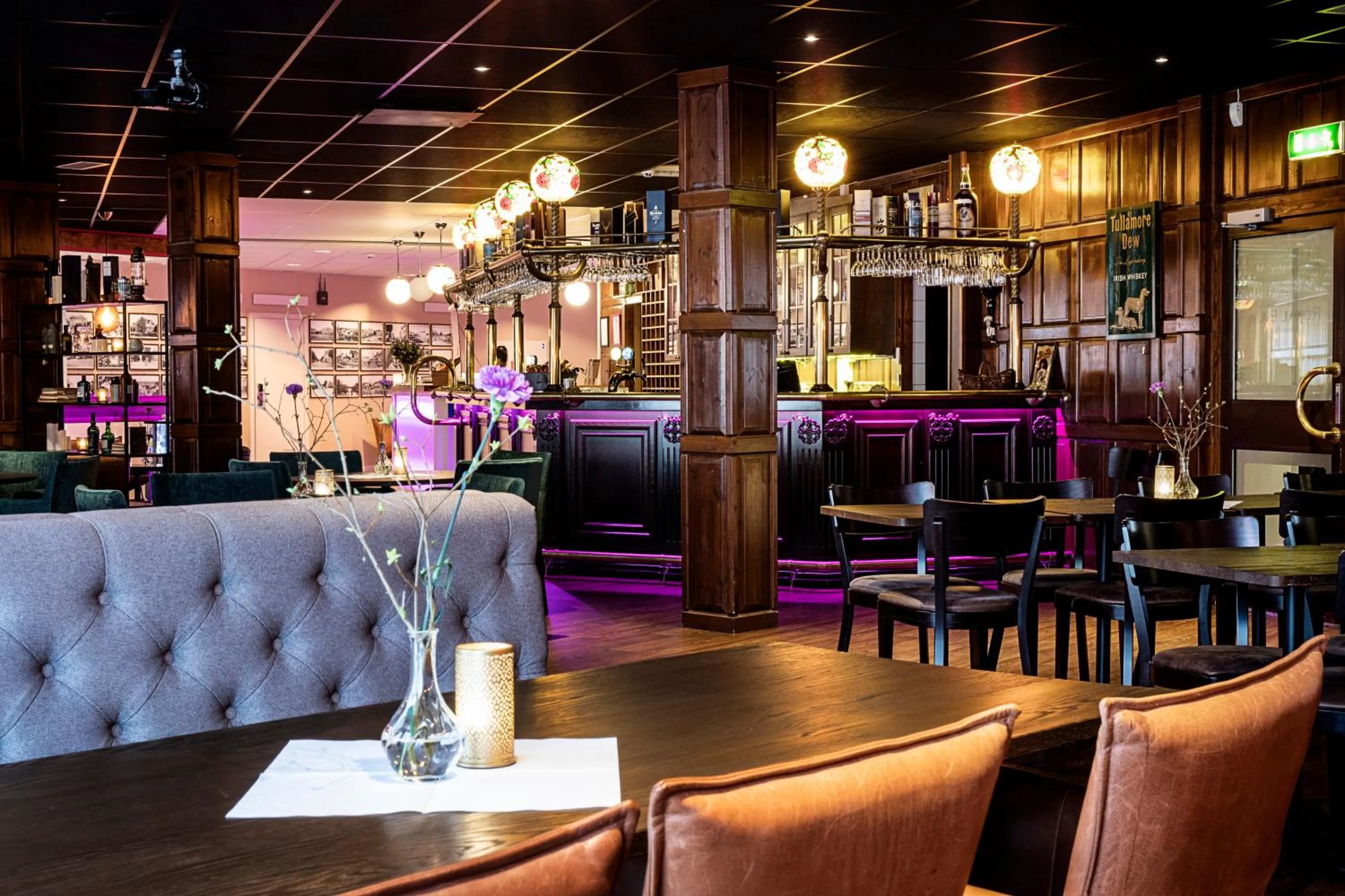 Lounge or bar in First Hotel Royal