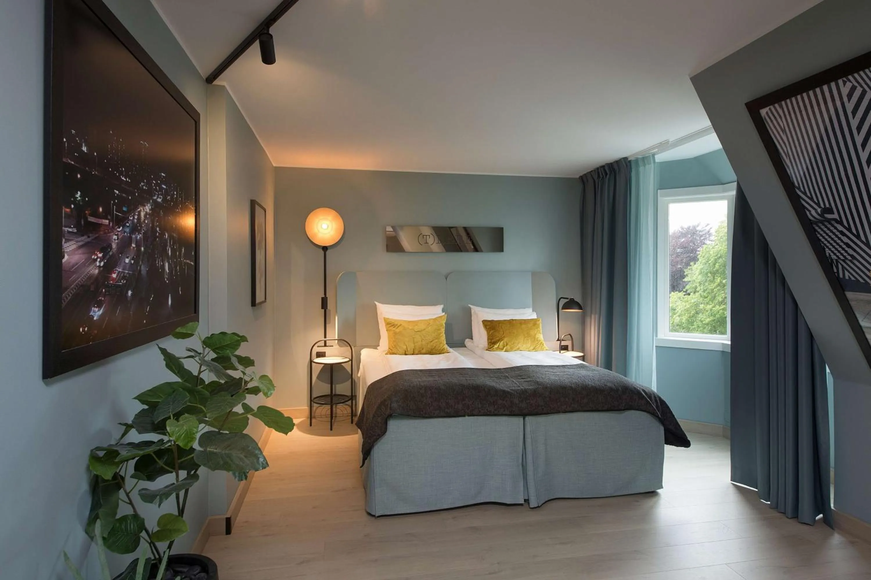 Photo of the whole room, Bed in Scandic Royal Stavanger