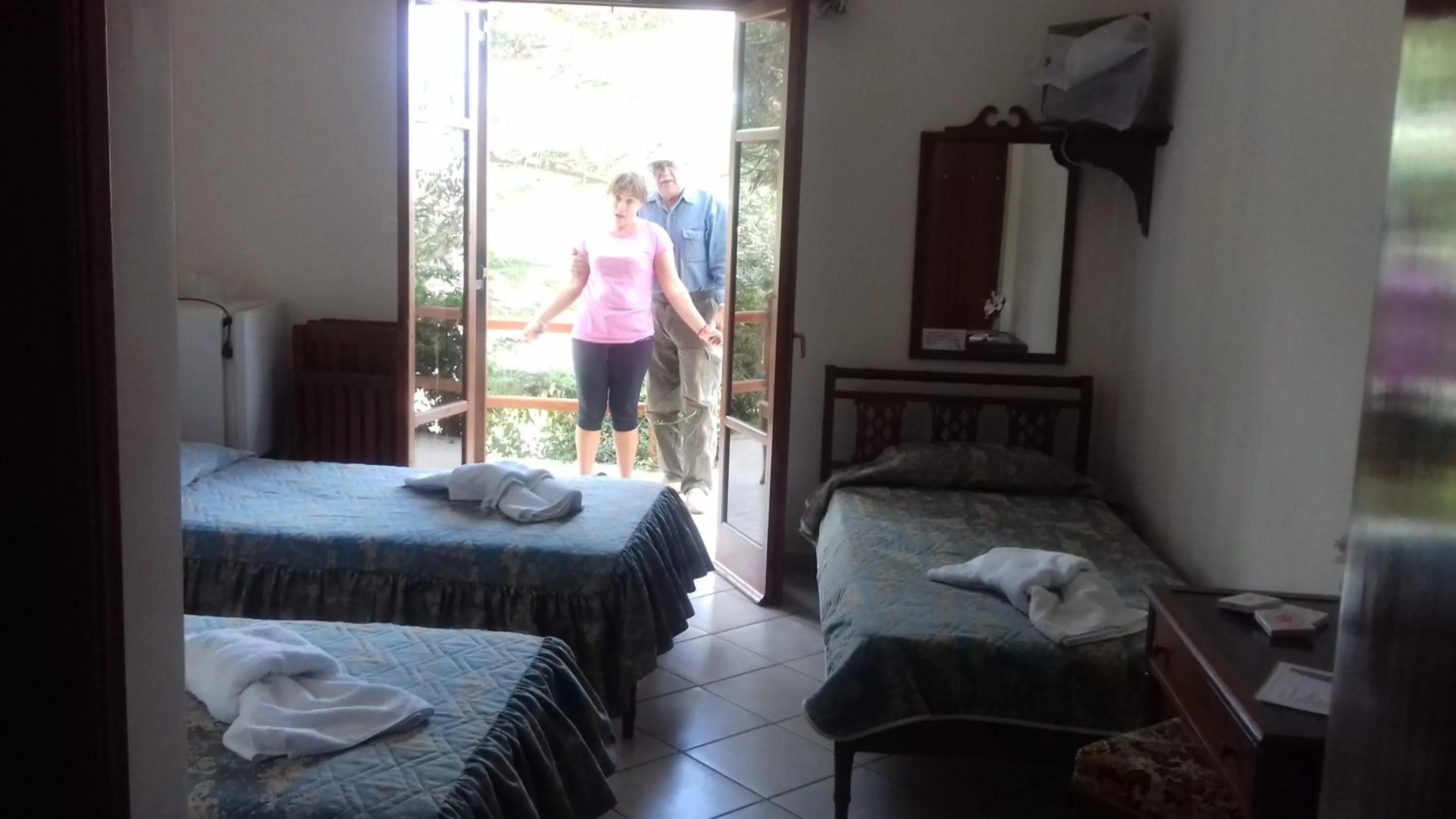 Photo of the whole room, Bed in Maistrali