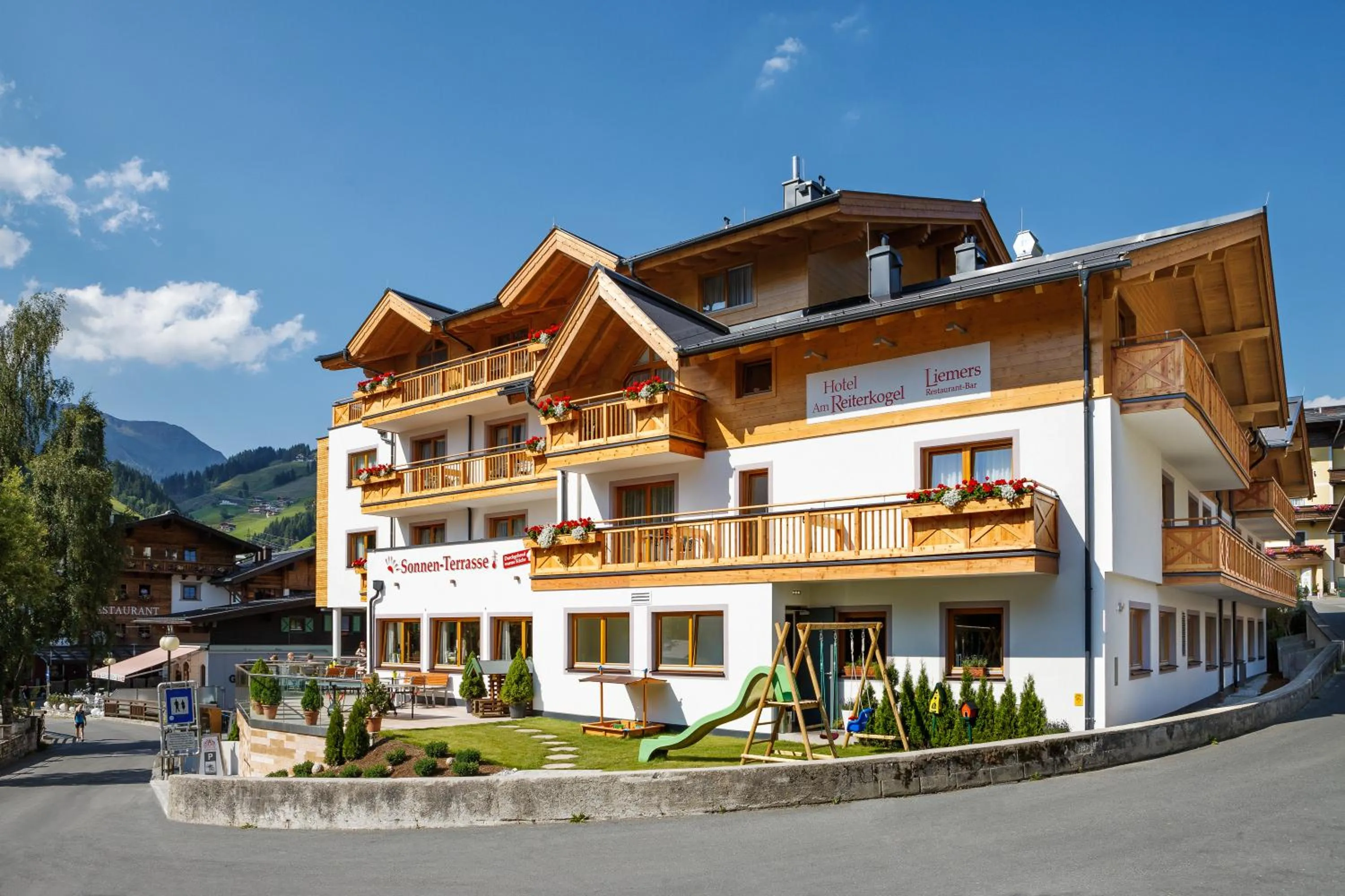 Facade/entrance in Hotel am Reiterkogel