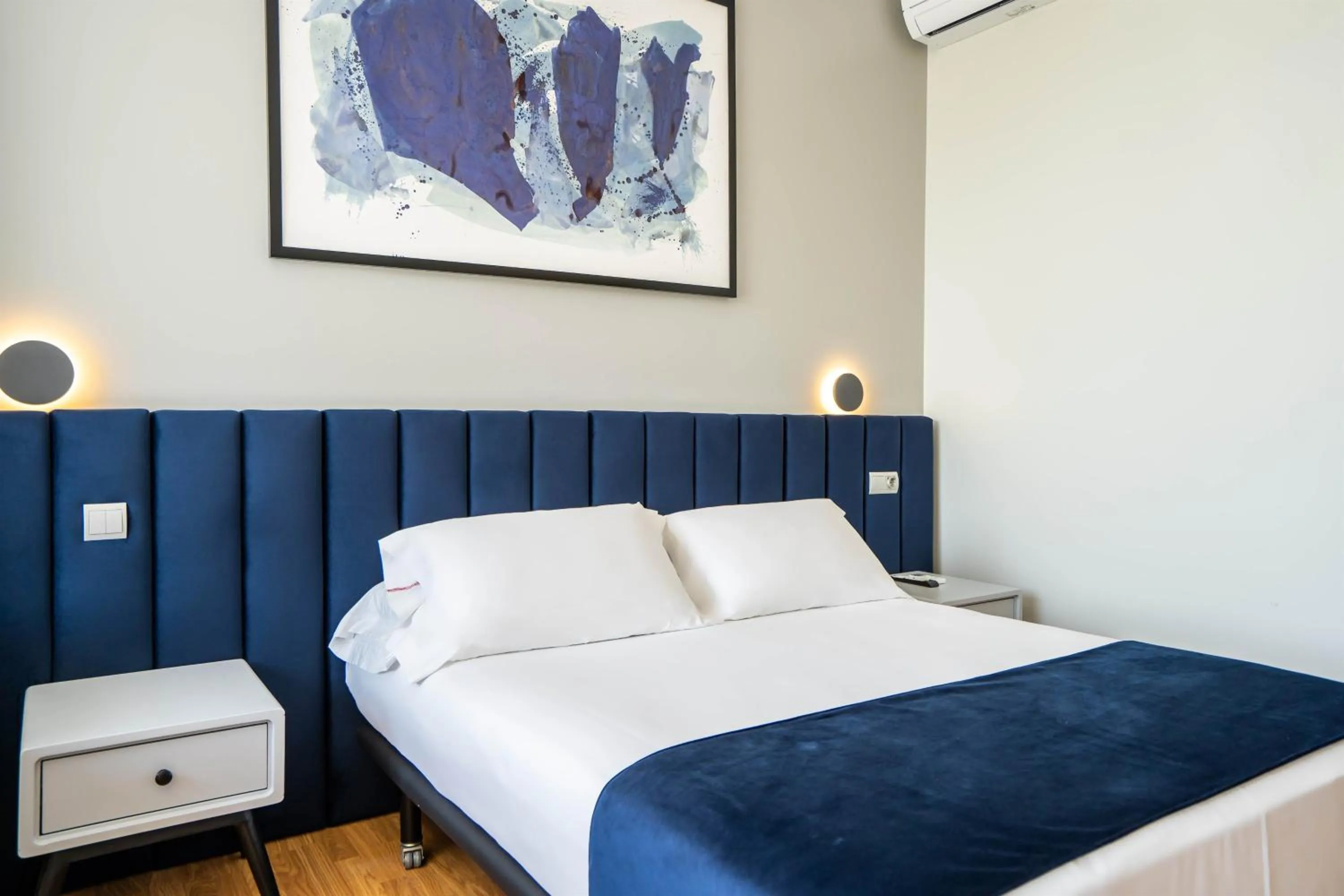 Bed in Abba Comillas Hotel