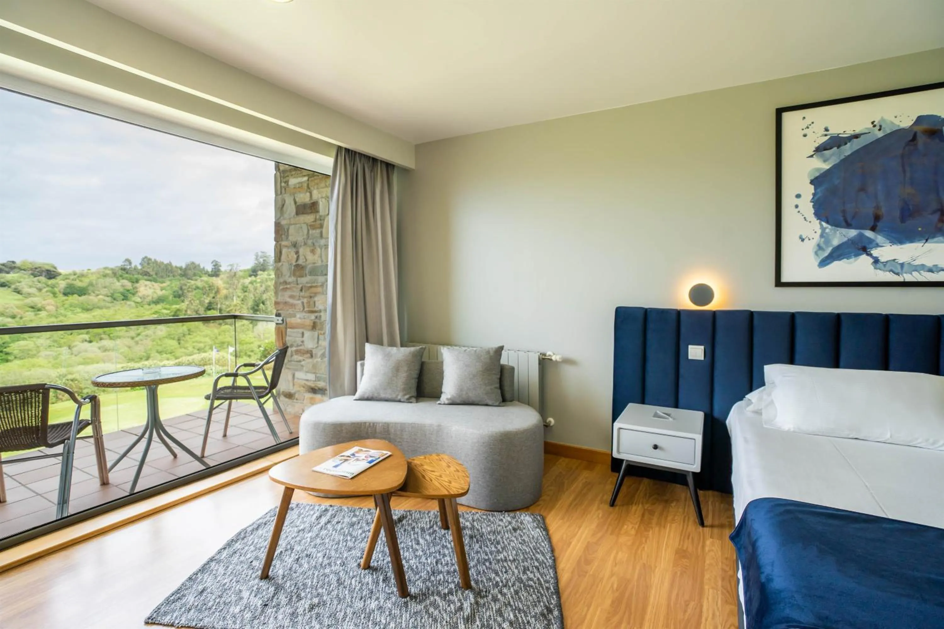 Photo of the whole room, Bed in Abba Comillas Hotel