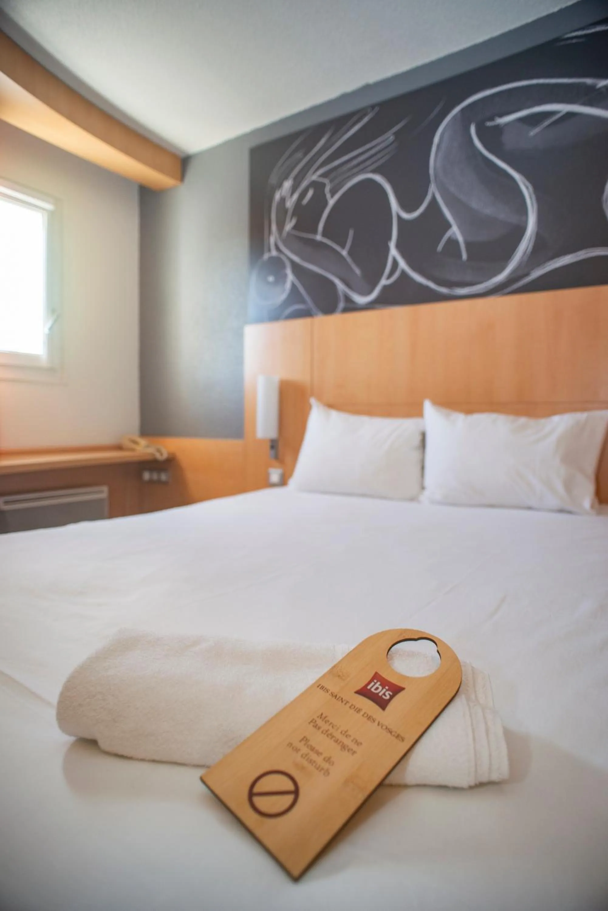 Bed in ibis Saint-Die