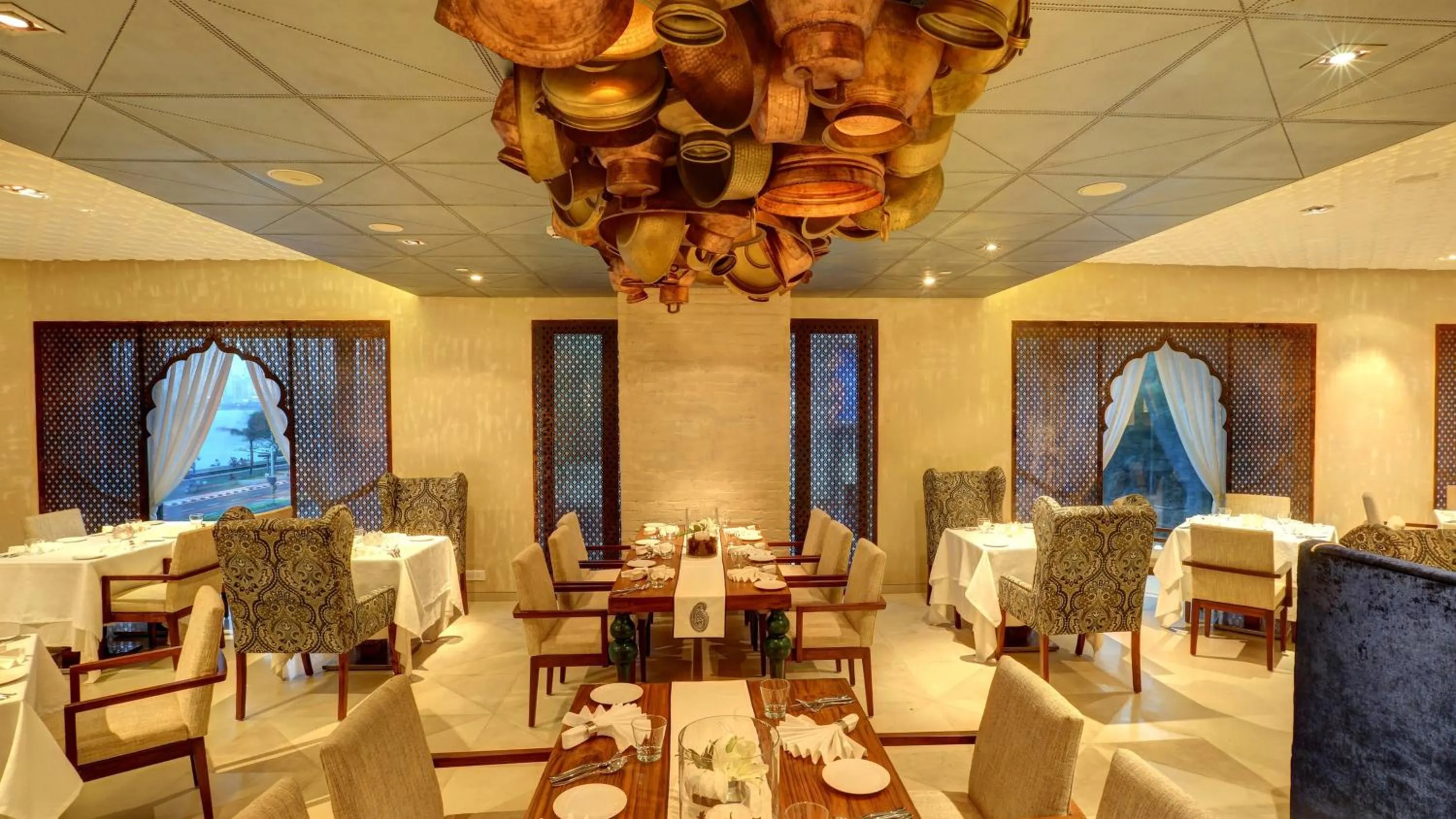 Restaurant/places to eat in InterContinental Marine Drive Mumbai by IHG