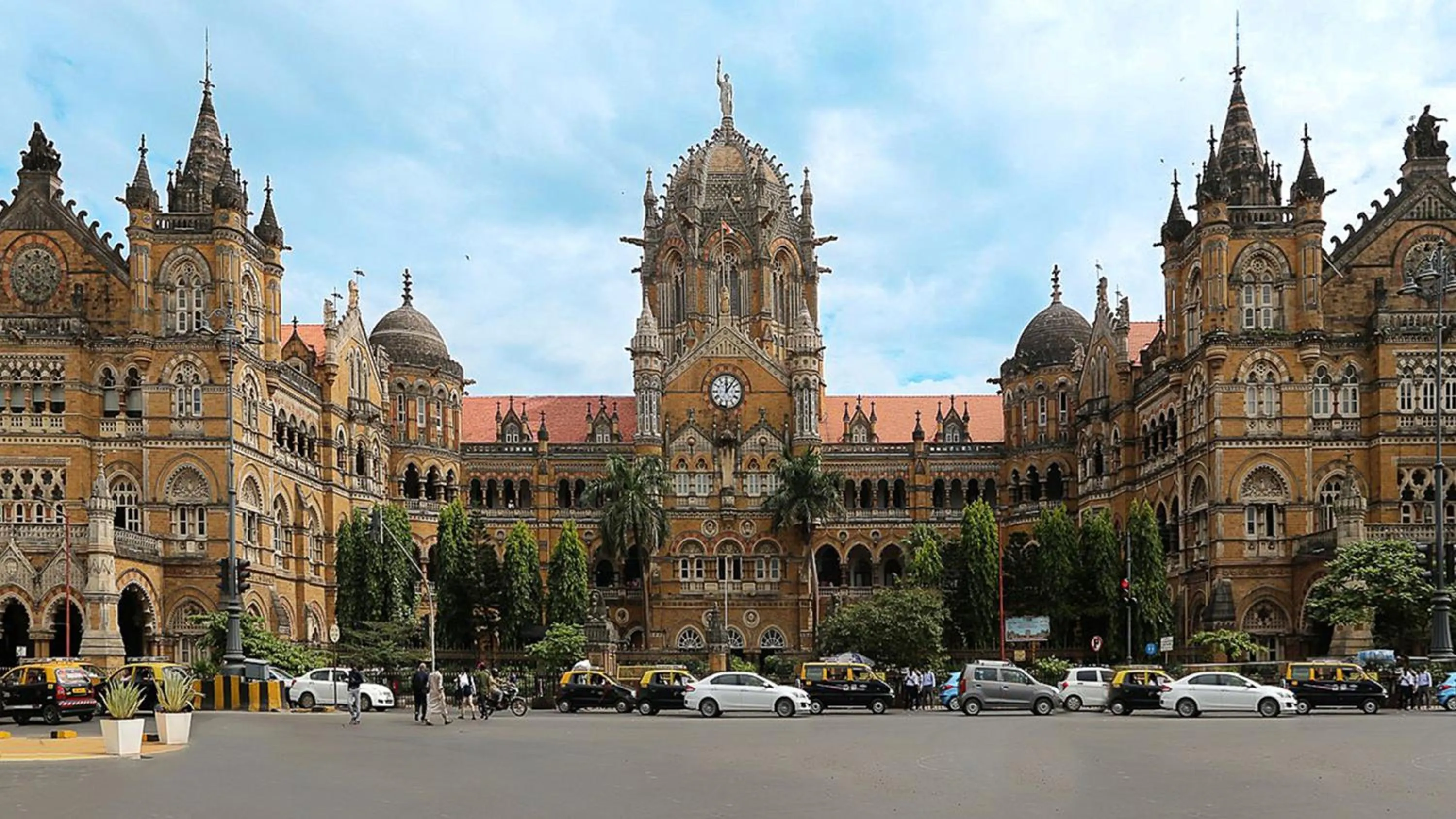 Area and facilities in InterContinental Marine Drive Mumbai by IHG