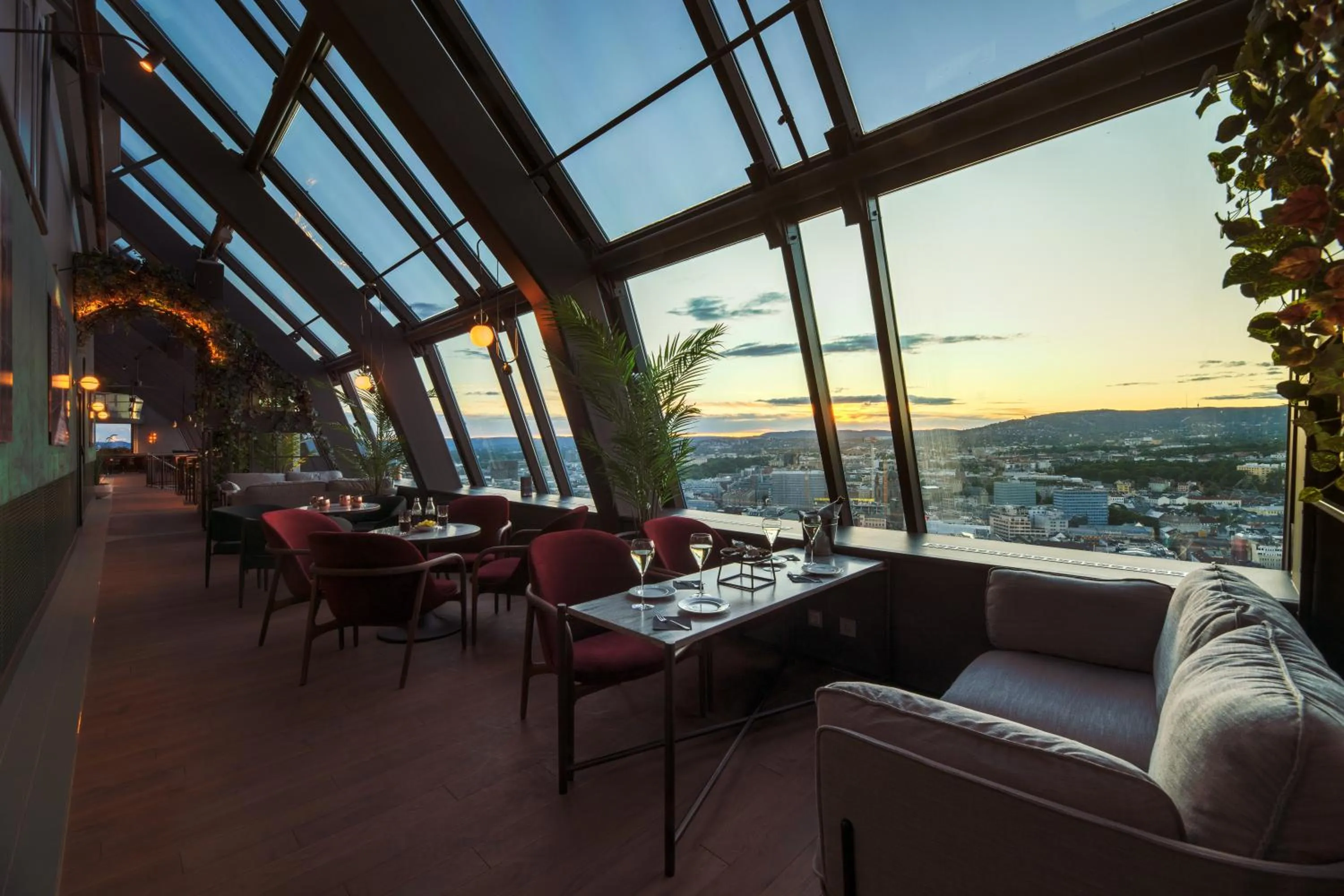 Restaurant/places to eat in Radisson Blu Plaza Hotel, Oslo