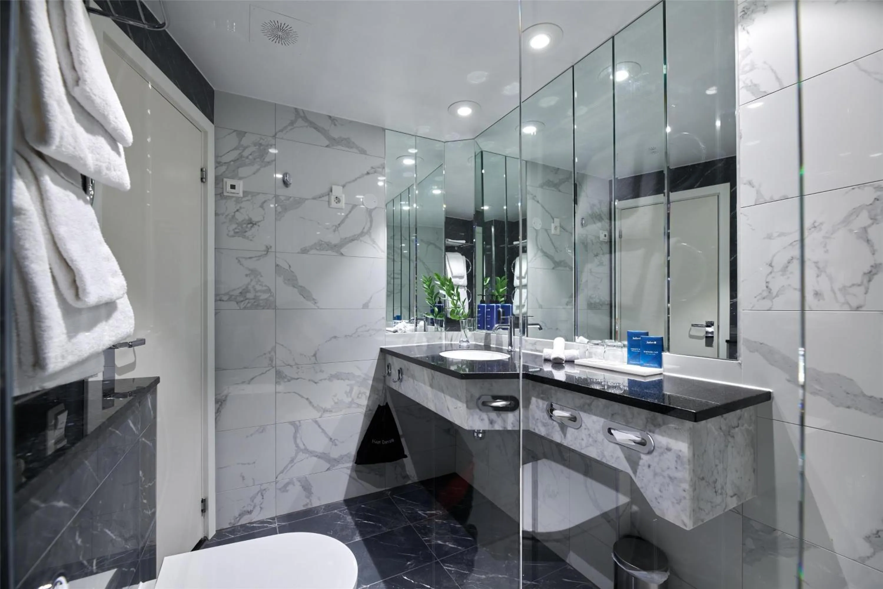 Bathroom in Radisson Blu Plaza Hotel, Oslo