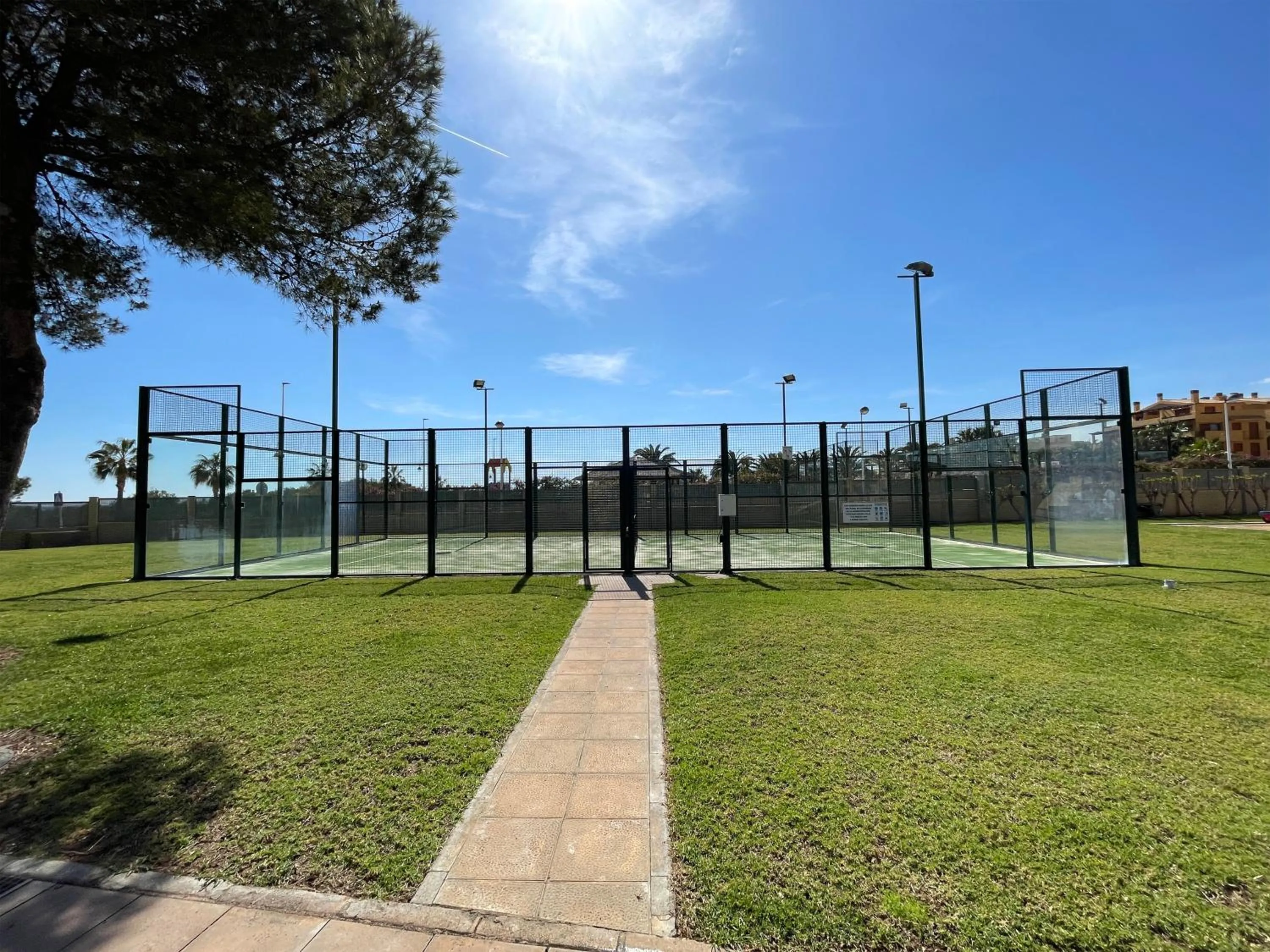 Tennis court in Alcocebre Suites Hotel