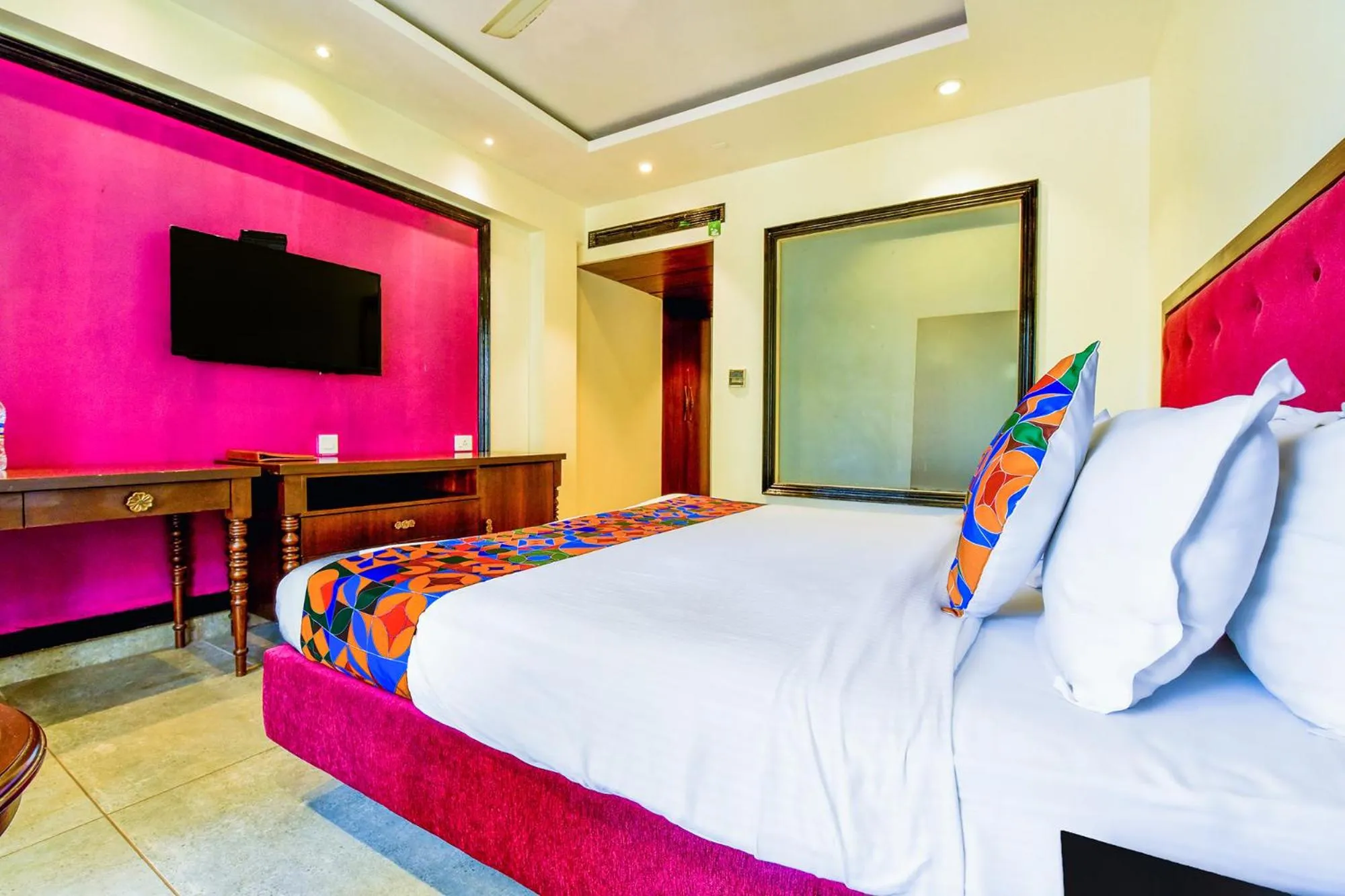 Bed in FabHotel Prime The King's Court - Nr Calangute Beach