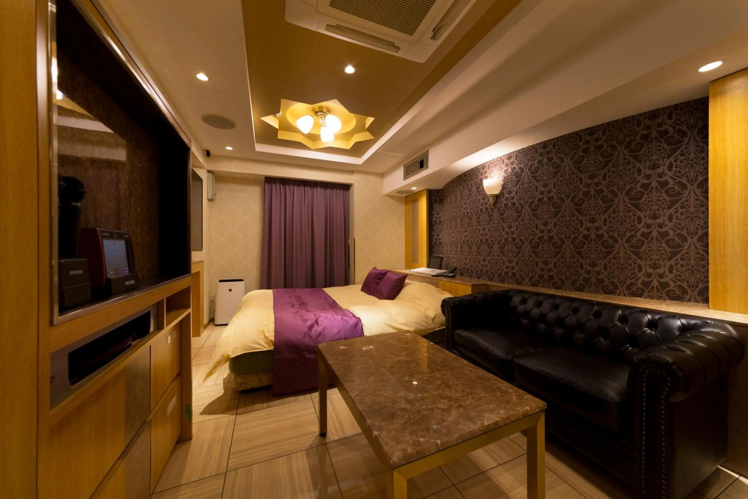 Bed in Hotel Luna Ikeda (Adult Only)