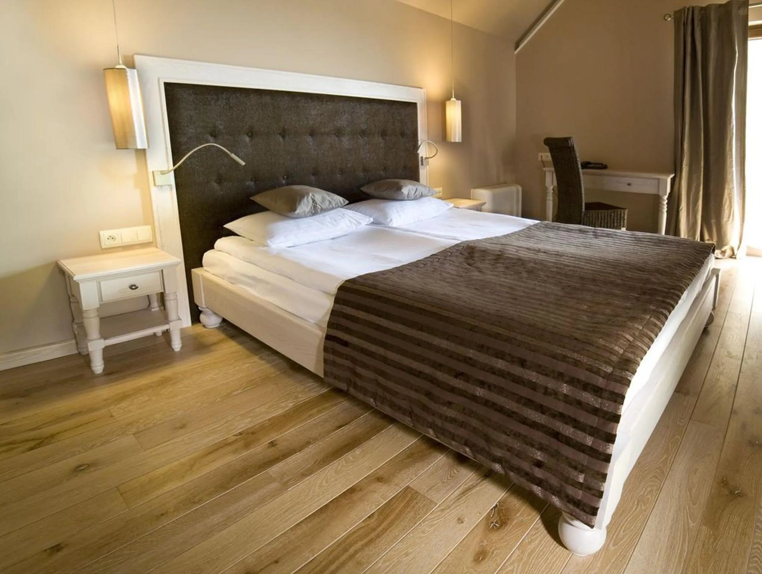 Bed in Hotel Remes