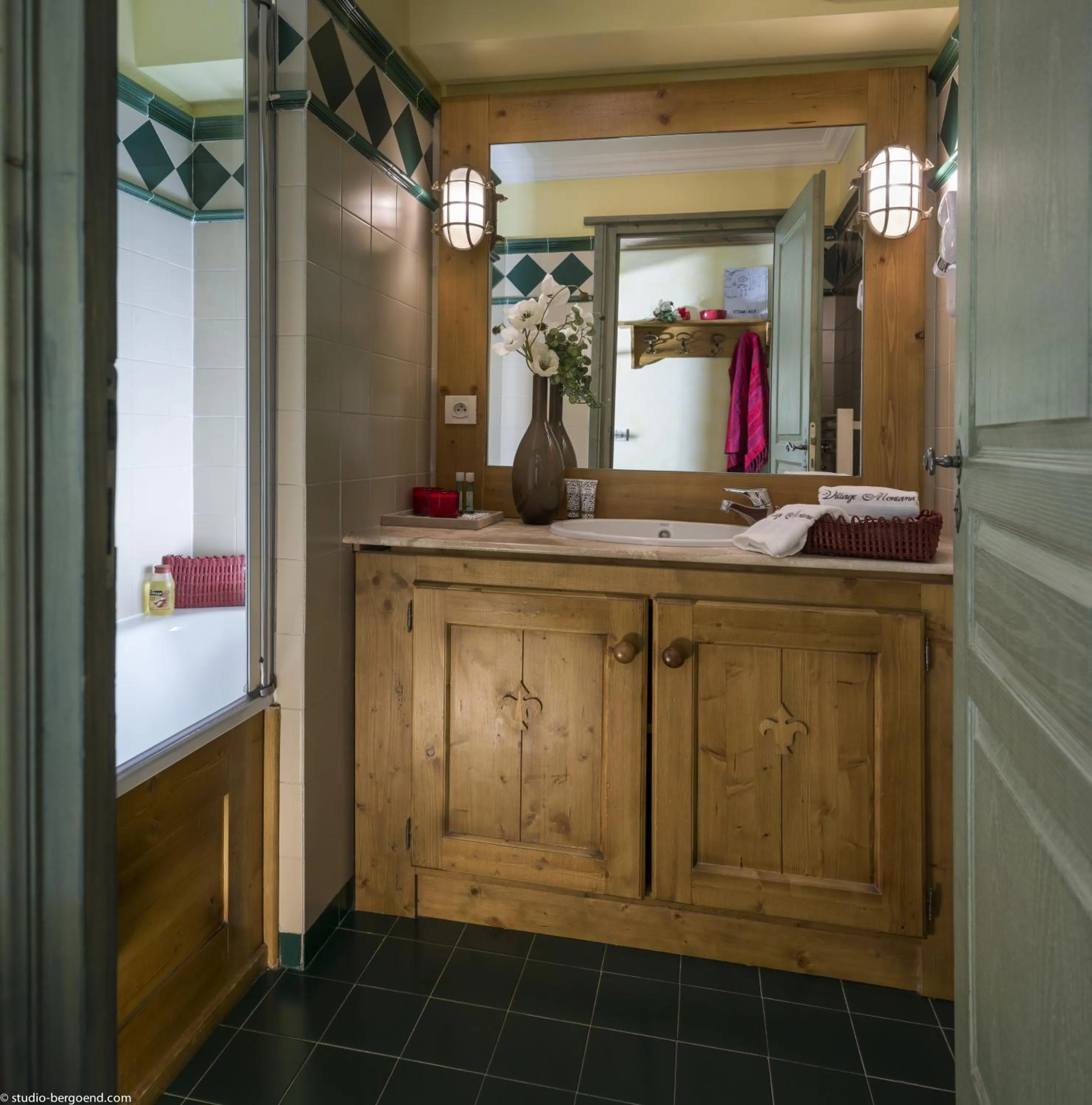 Bathroom in Résidences Village Montana by Les Etincelles